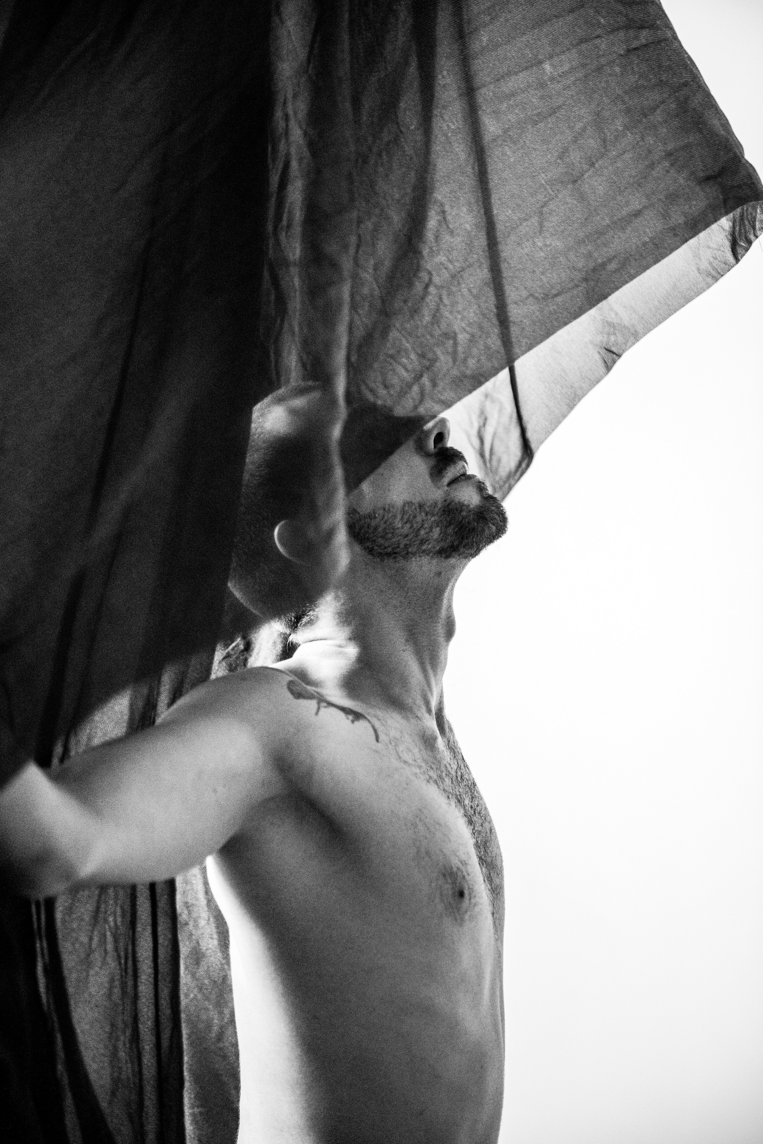 Юрий/ню/18+. Портретный и архитектурный фотограф в Москве и Санкт-Петербурге