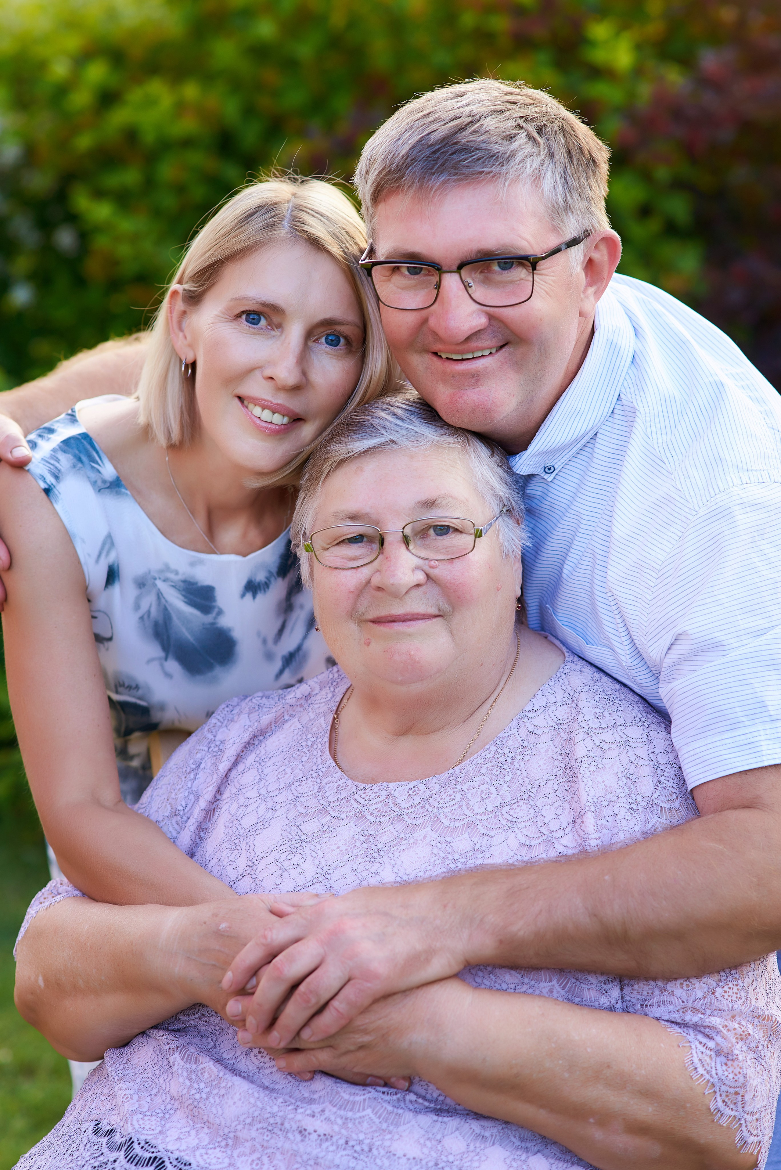 У дома. Семейный фотограф в Барнауле, Горный Алтай, Заринск, Алейск