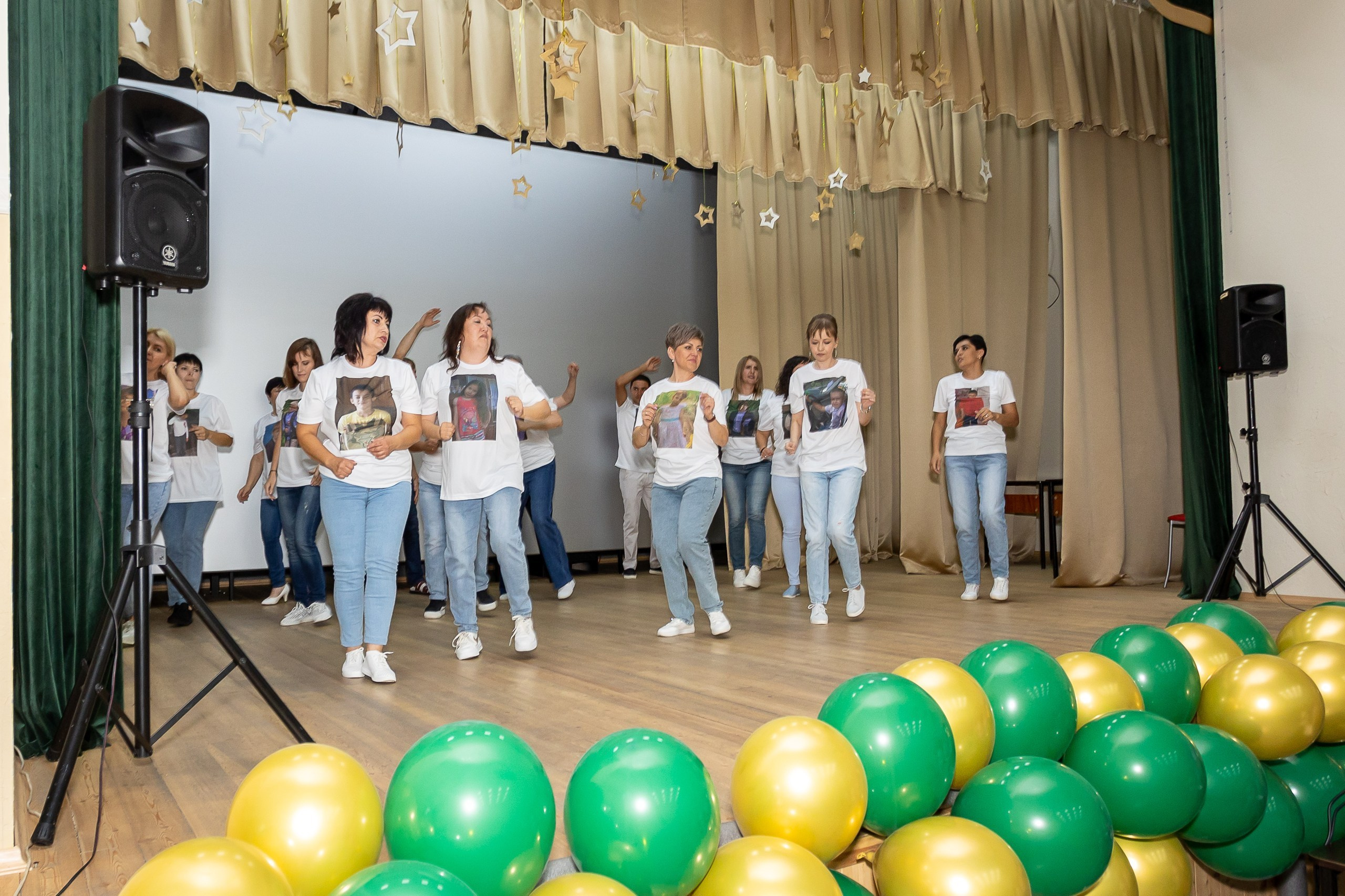 Вручение аттестата и выпускной вечер. Выпускные альбомы Майкоп, Краснодар Елена Золотарева