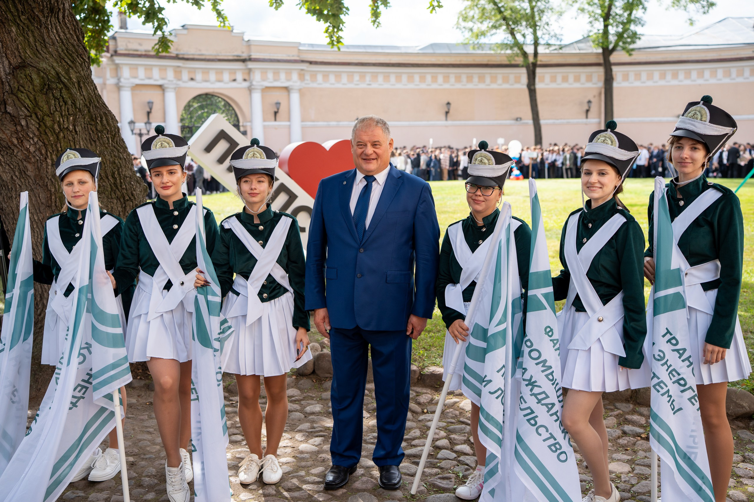 День знаний. Photographer Vladimir Korovyakovsky