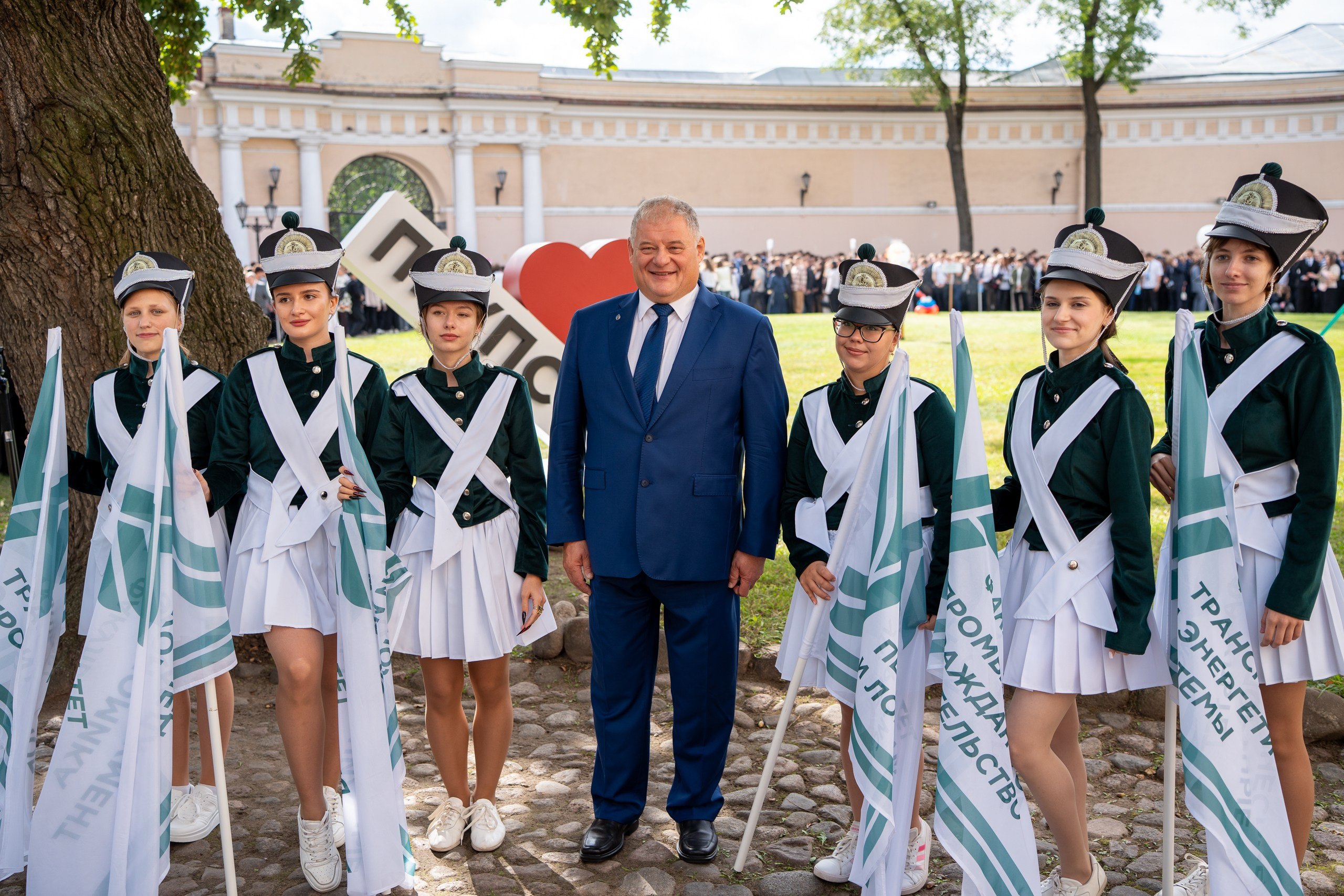 День знаний. Photographer Vladimir Korovyakovsky