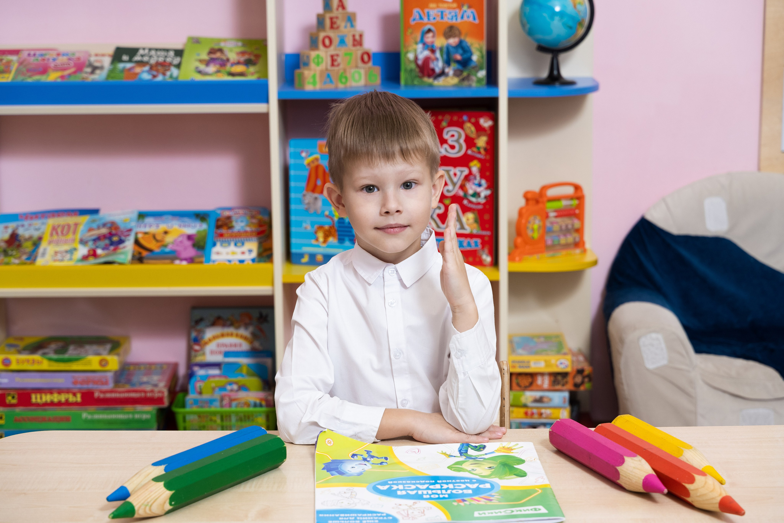 Марафон по Нейросетям ИИ. Шаблоны и дизайны выпускных альбомов и фотокниг