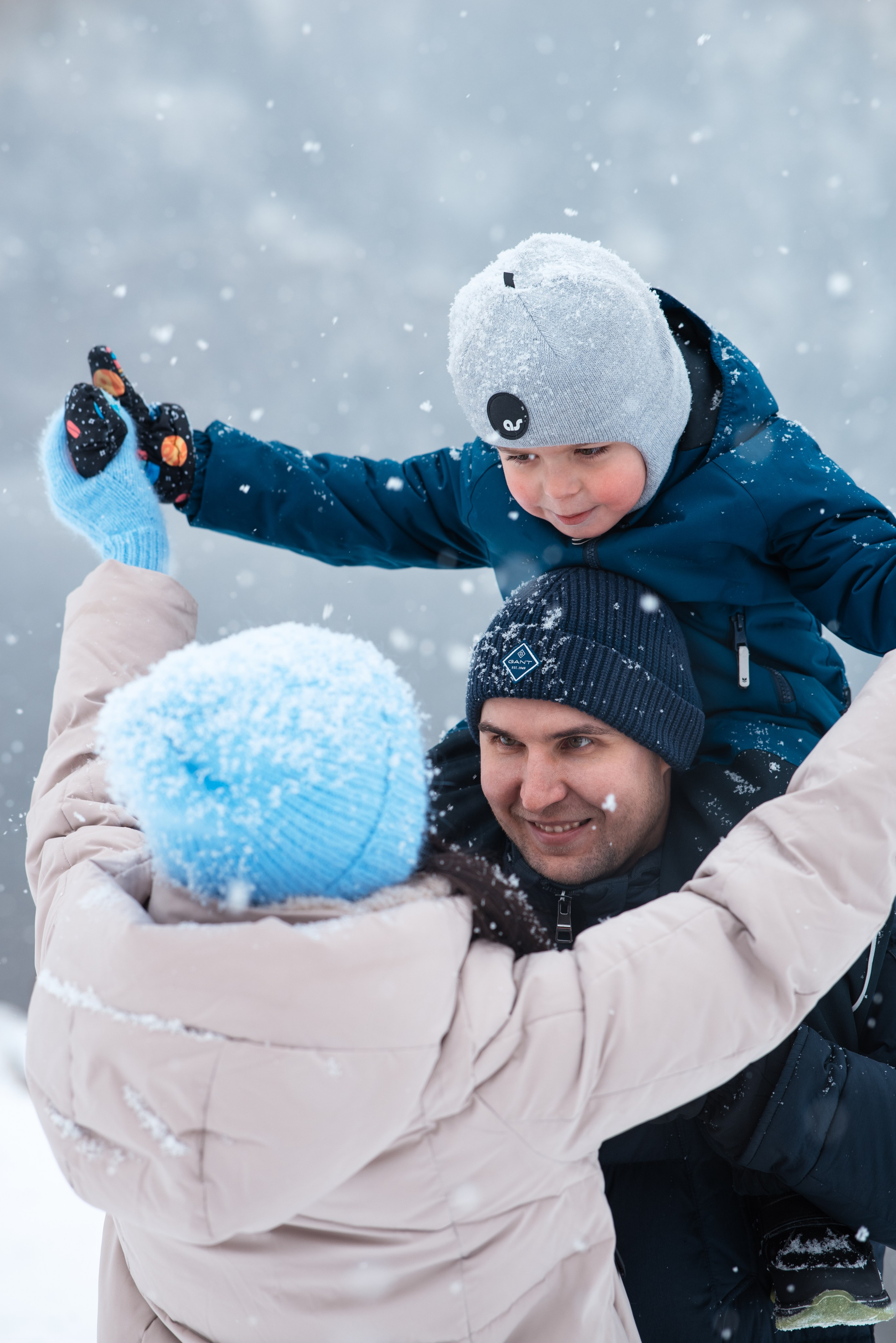 Прогулочная семейная фотосессия. Фотограф в Красноярске / Дивногорске. Файзулина Анастасия