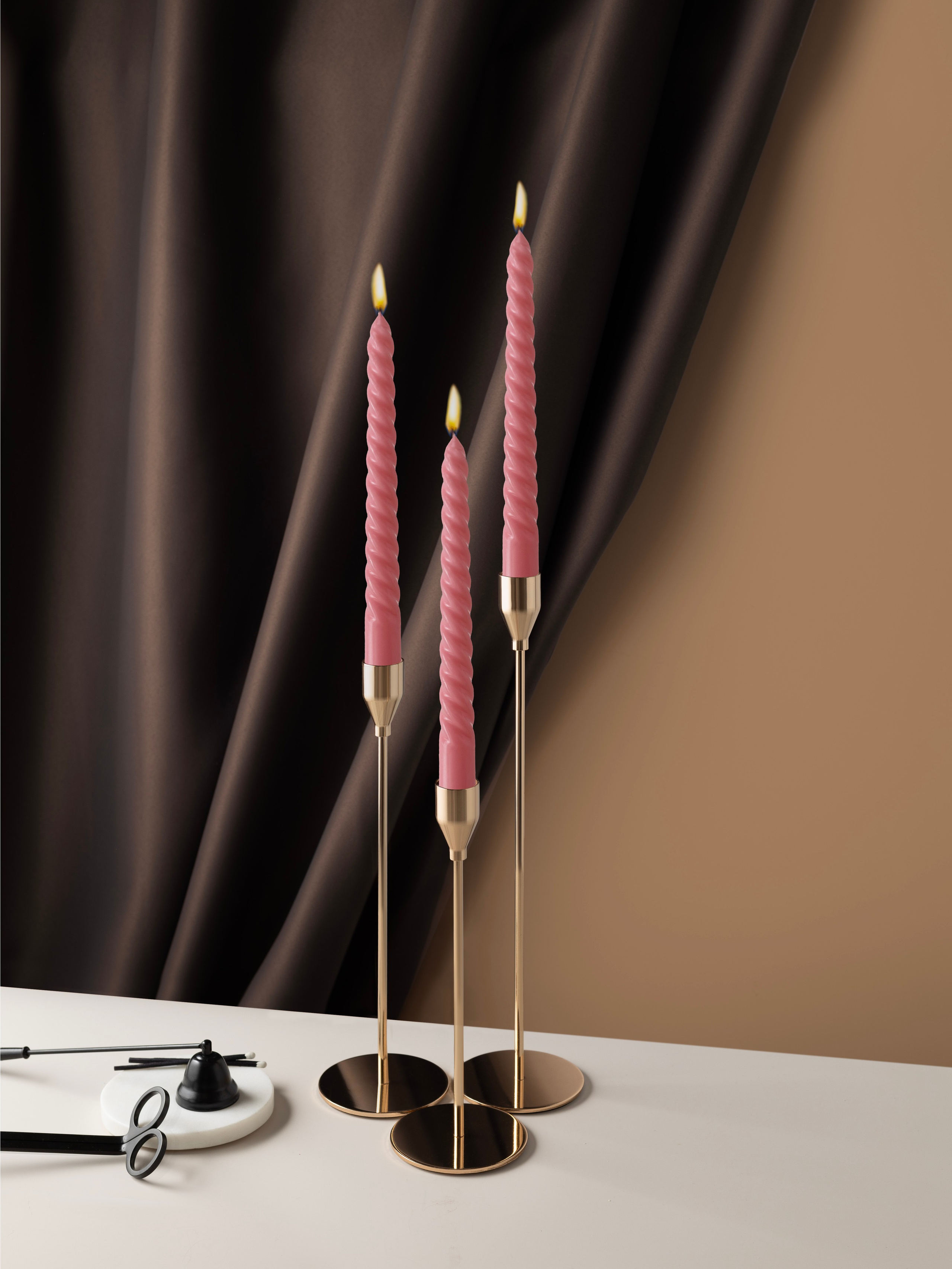 Свечи формовые из парафина. Предметный фотограф Северова Екатерина | Профессиональная предметная съёмка фото и видео в Санкт-Петербурге