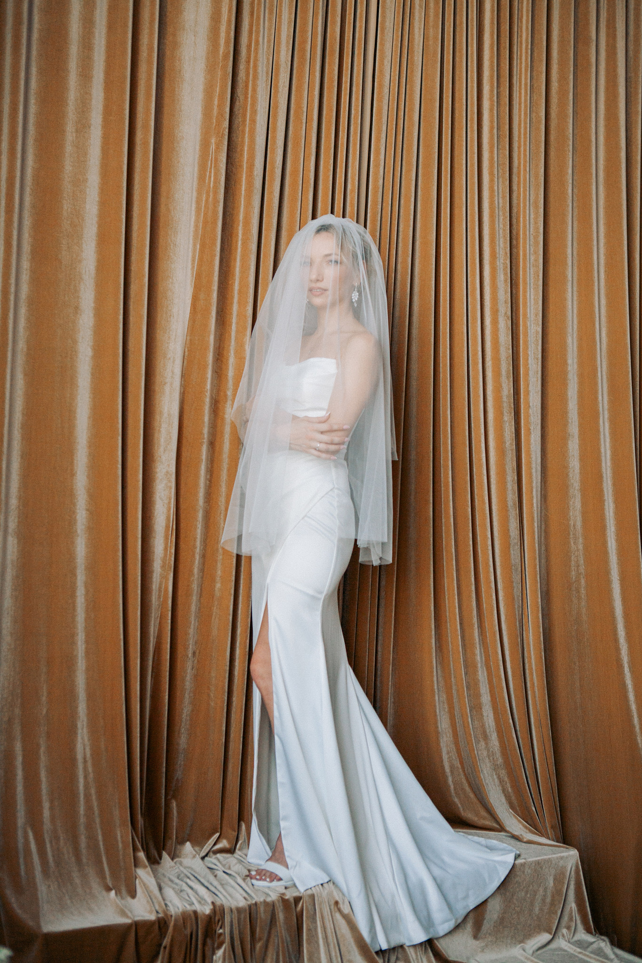 Утро невесты и фотосессия в гостинице radisson collection hotel moscow бывшая гостиница украина. Фотограф Ольга Ефремова