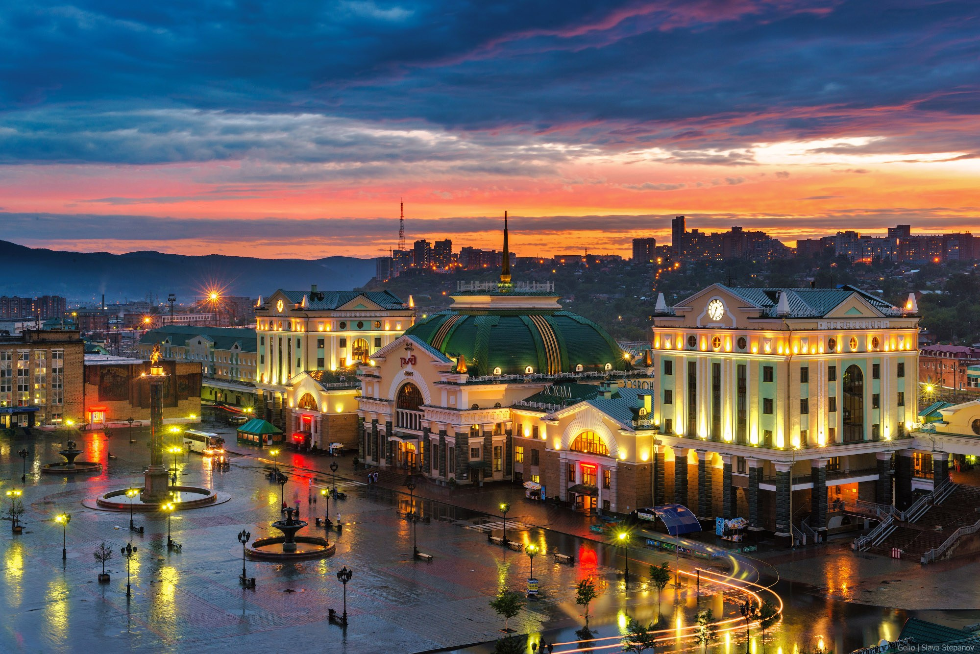 Красноярск вокзал на фоне заката с высоты