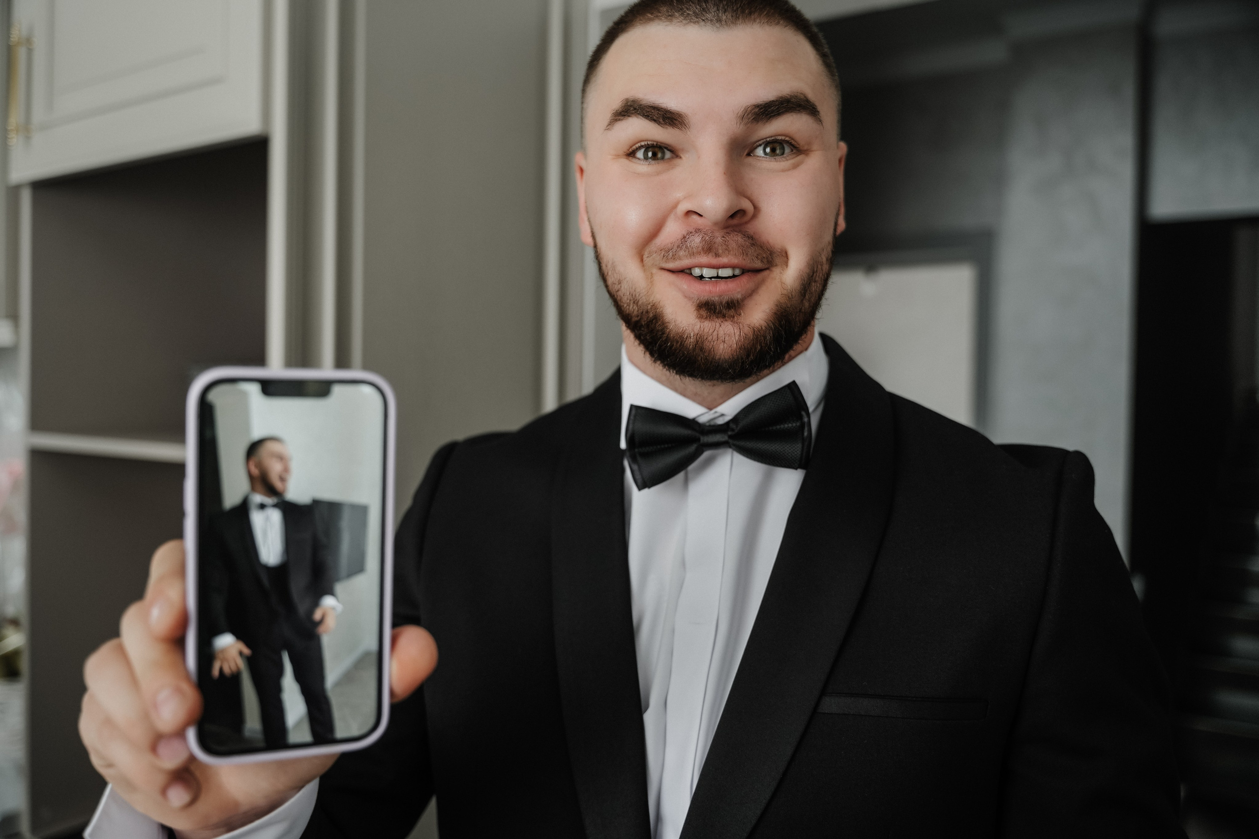 Astoria. VISUAL ARTIST · KRONGAUZ ANASTASIA