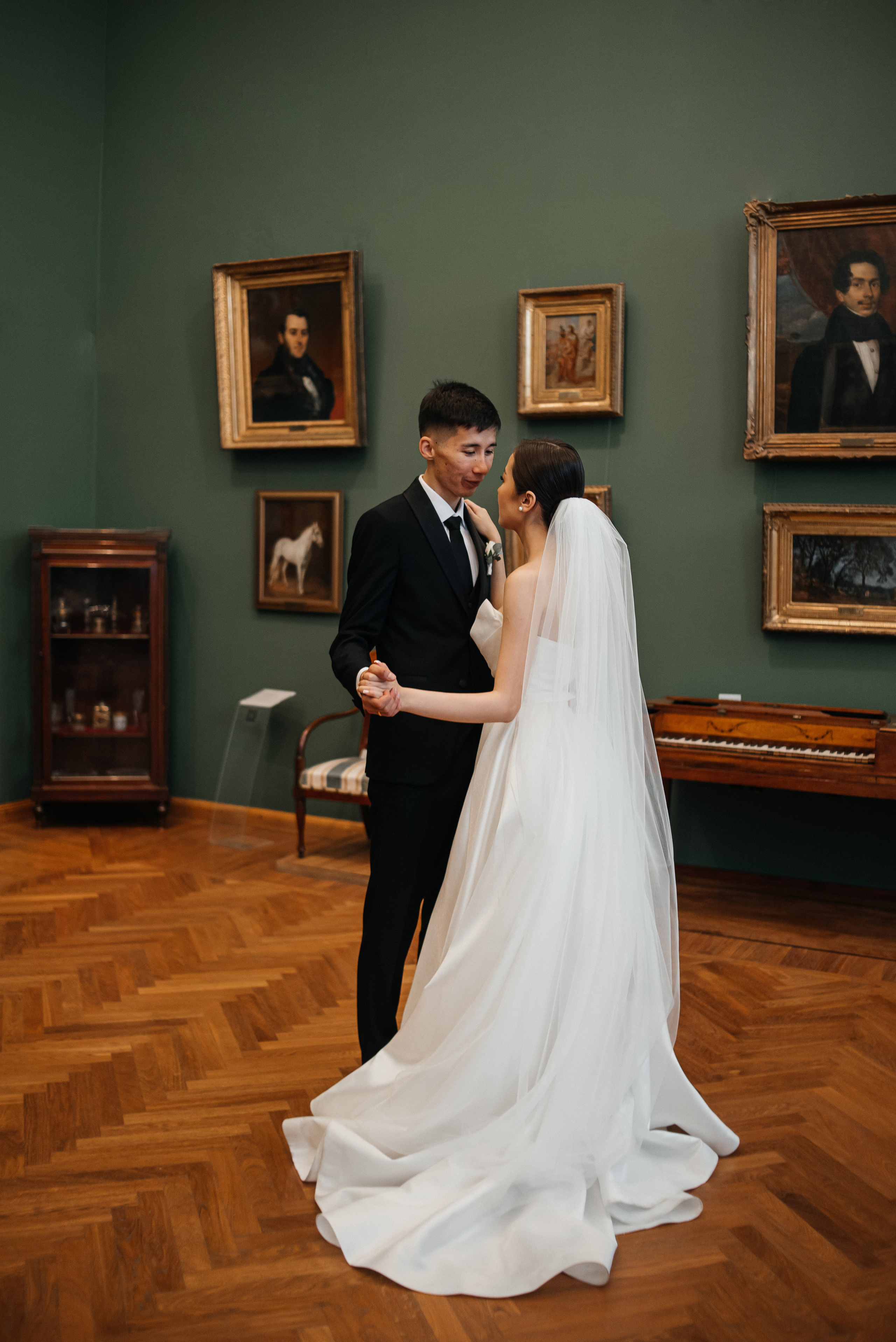 Дамир и Елизавета. Свадебные фотограф и видеограф в Саратове