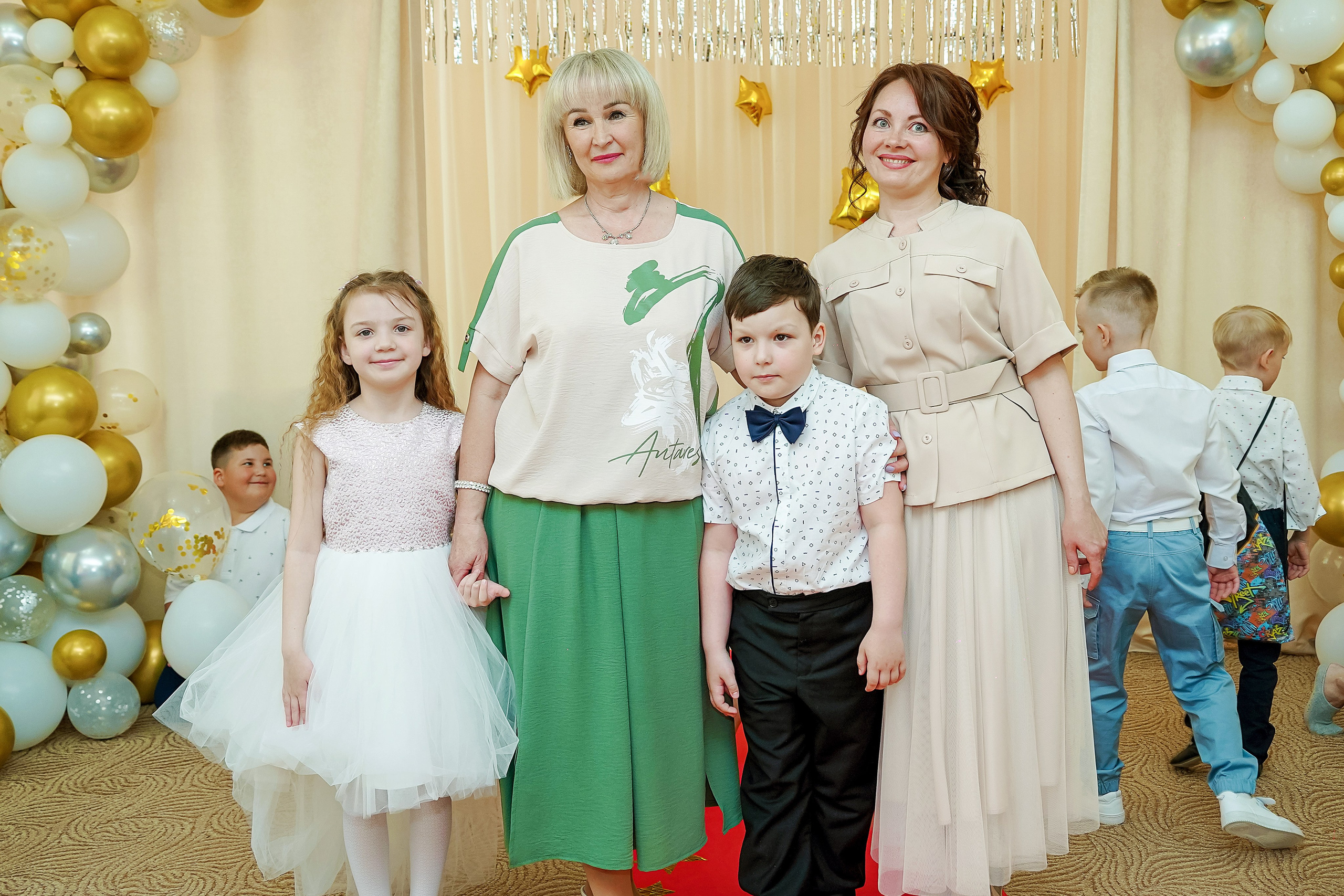 Фотосъемка видеосъёмка фотограф видеооператор новогодних утренников  в. Фотограф, видеооператор Нина Коршунова