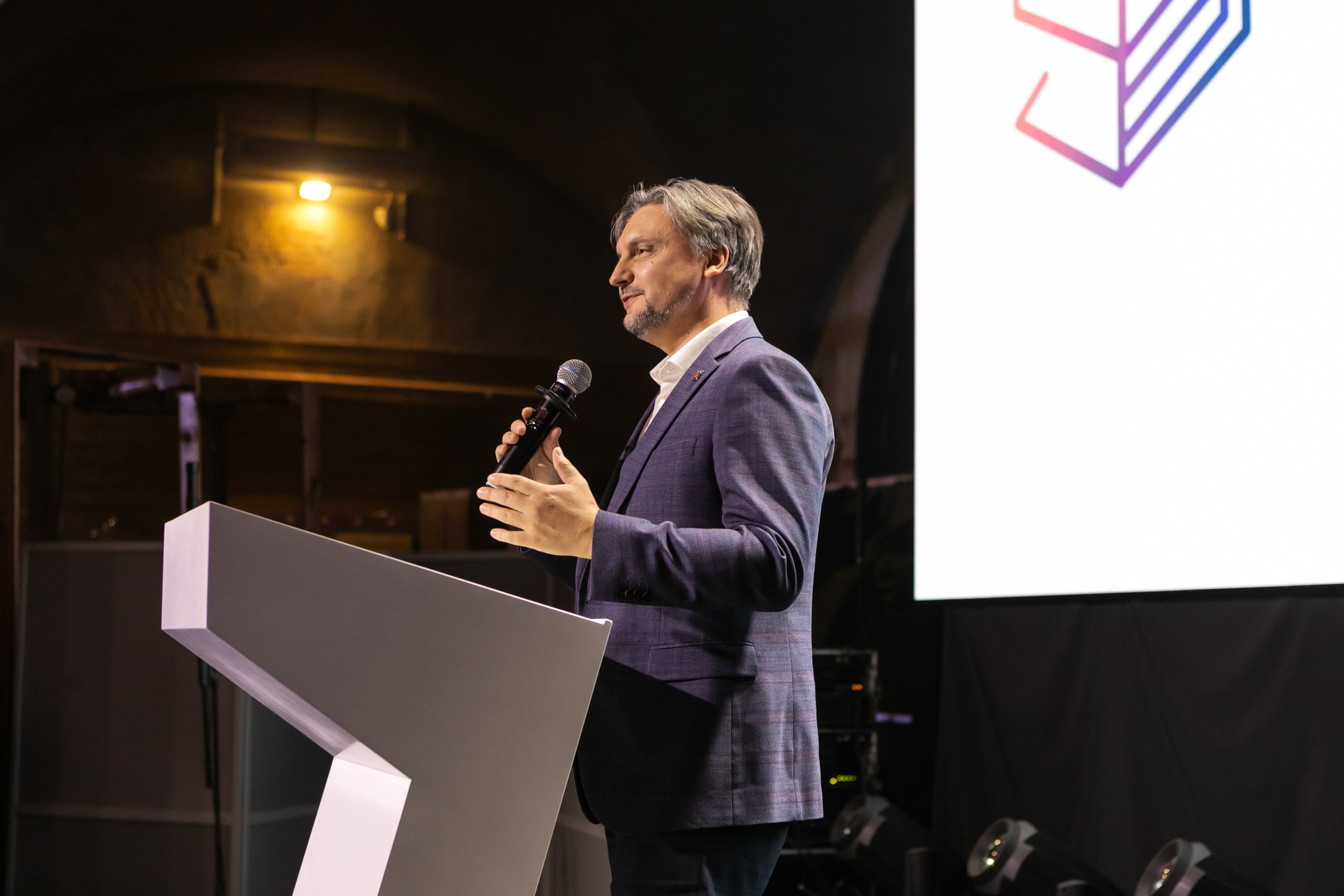 Форум РЖД Технологии. Код трансформации. Брук Артём