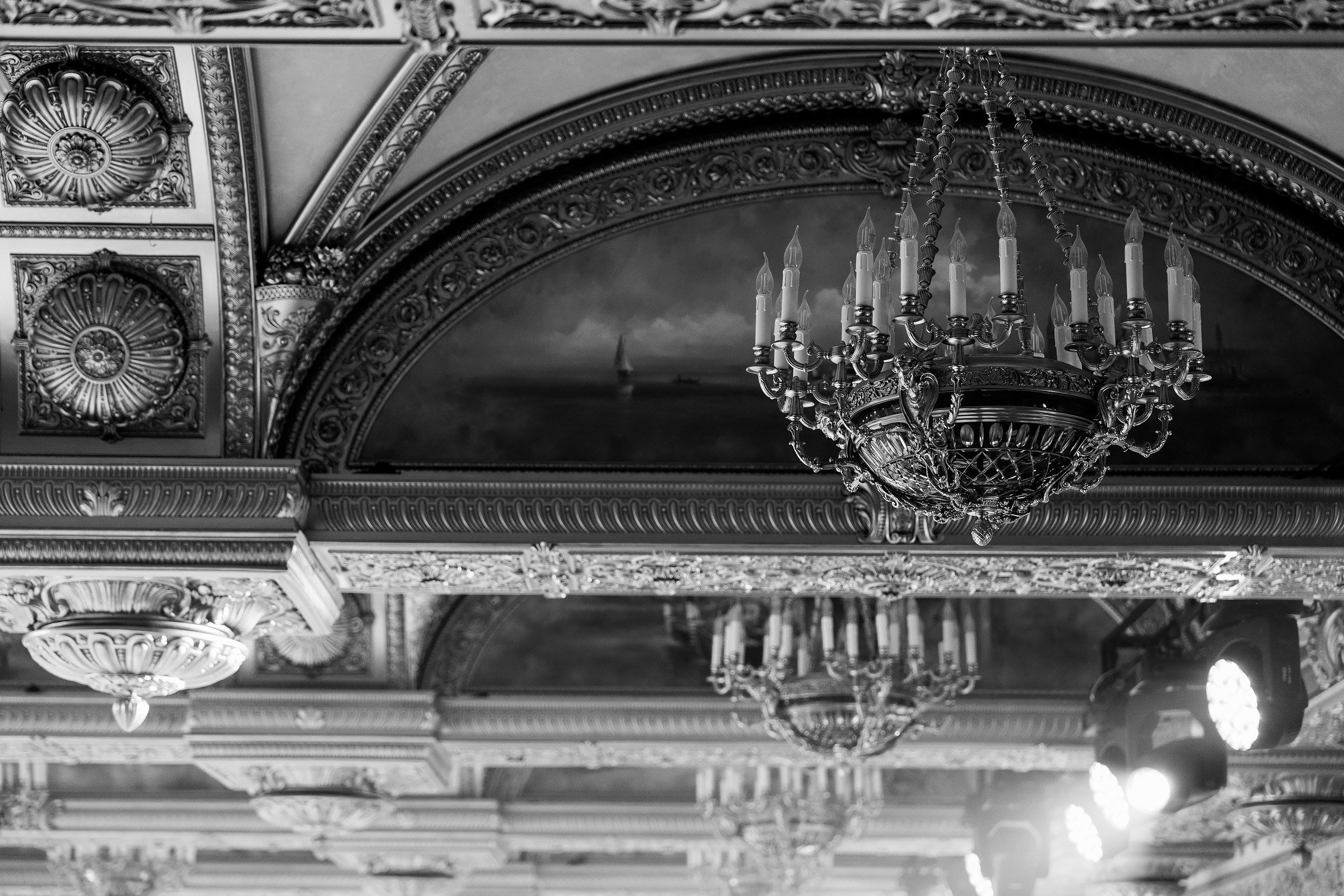 Эмоциональная свадебная фотосъемка в концертном зале Veneziano. Саша Потапкин Фотограф. Сочи, Екатеринбург, Москва