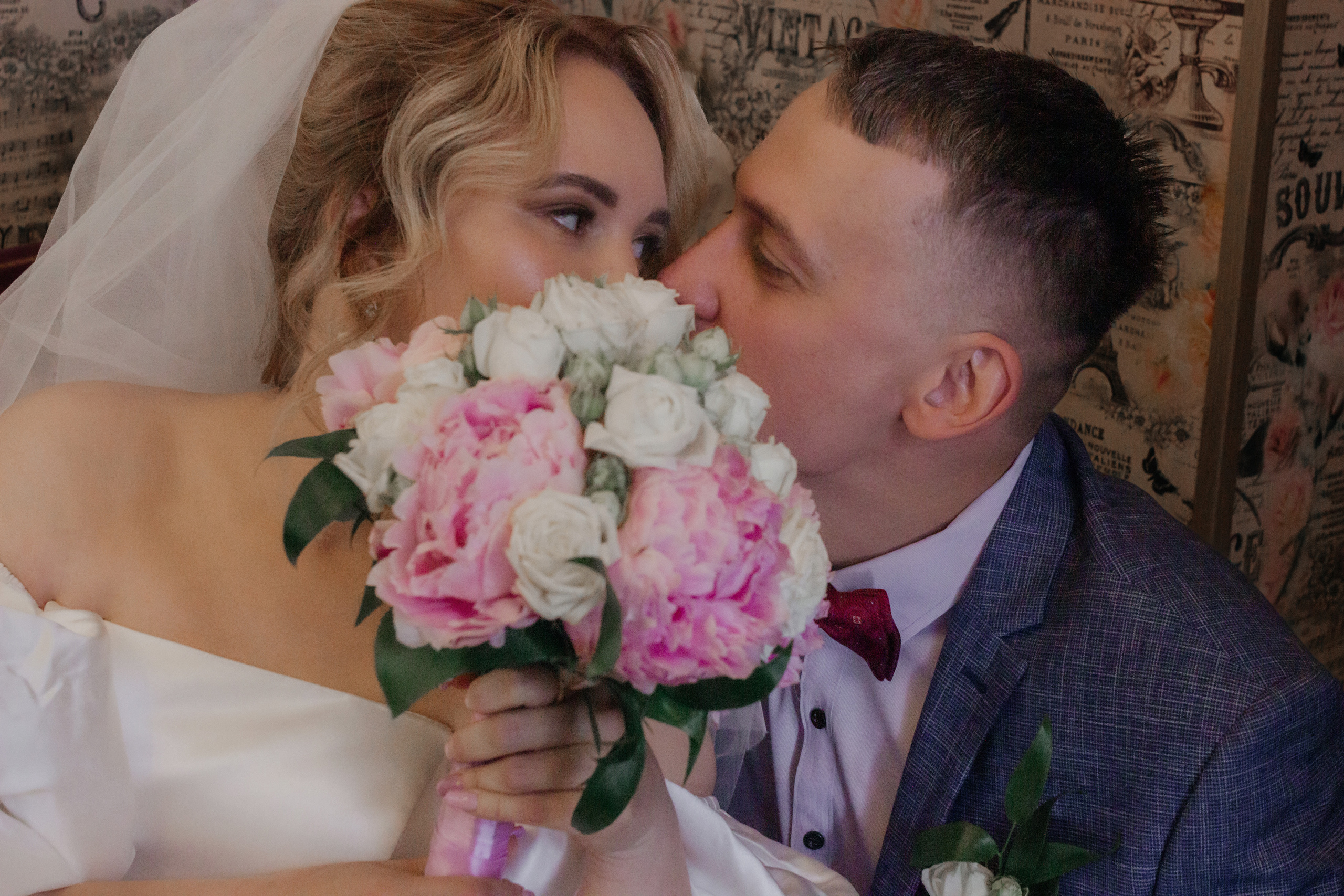 Свадебная прогулка в центре Нижнего Новгорода и по улице Рождественская. Свадебный фотограф и фотограф Love-Store в Нижнем Новгороде Анастасия