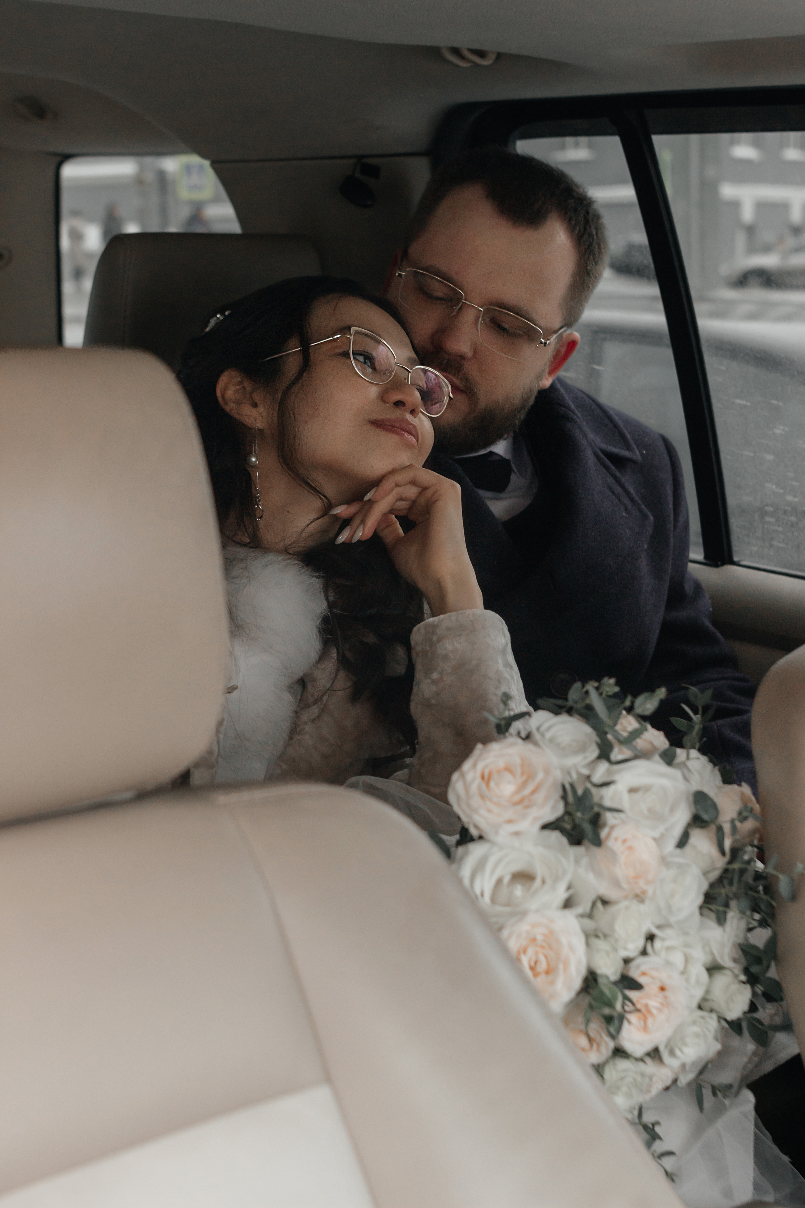 Свадебная прогулка в фотостудии Акт первый и регистрация брака в Автозаводском Доме Бракосочетания. Свадебный фотограф и фотограф Love-Store в Нижнем Новгороде Анастасия