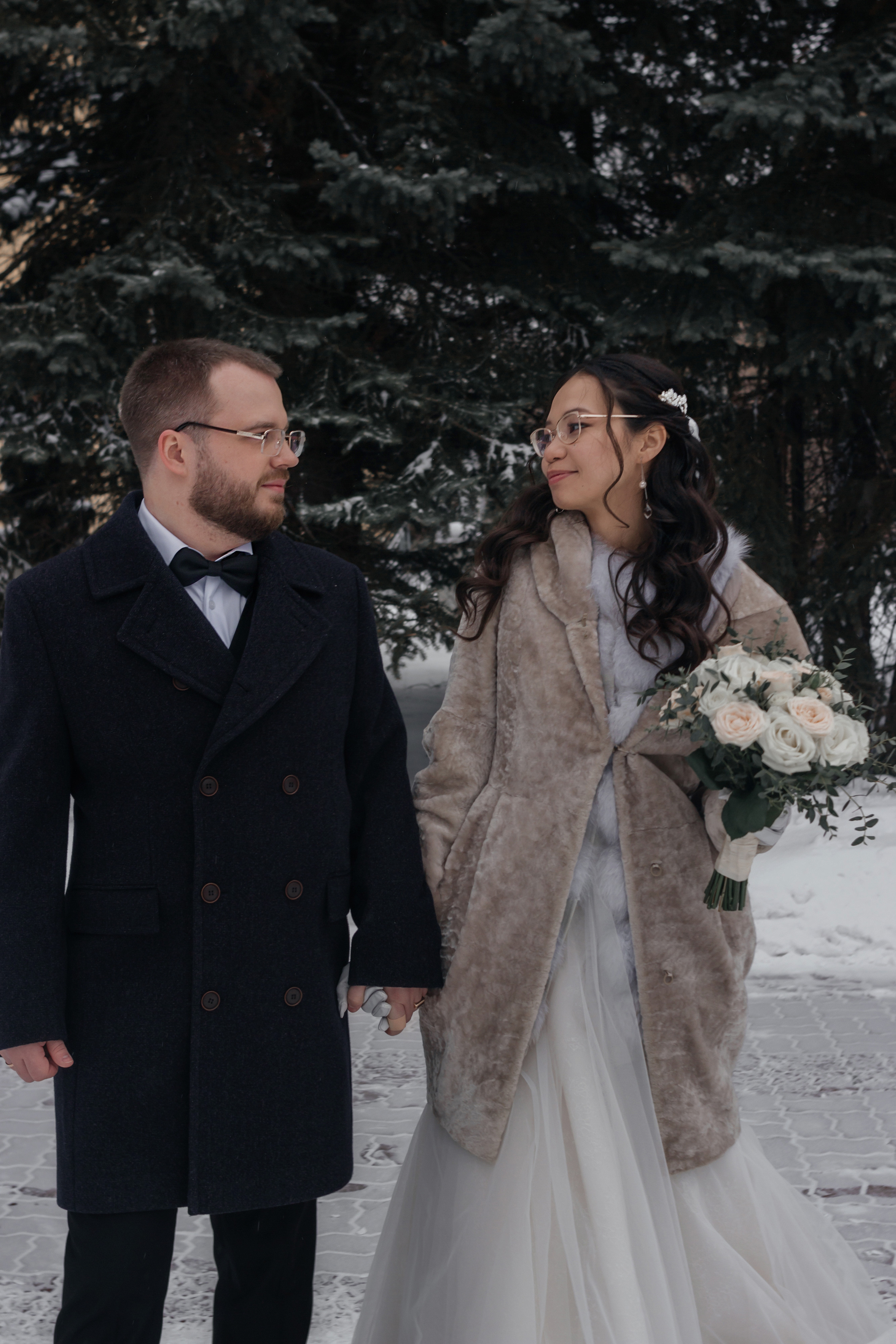 Свадебная прогулка в фотостудии Акт первый и регистрация брака в Автозаводском Доме Бракосочетания. Свадебный фотограф и фотограф Love-Store в Нижнем Новгороде Анастасия