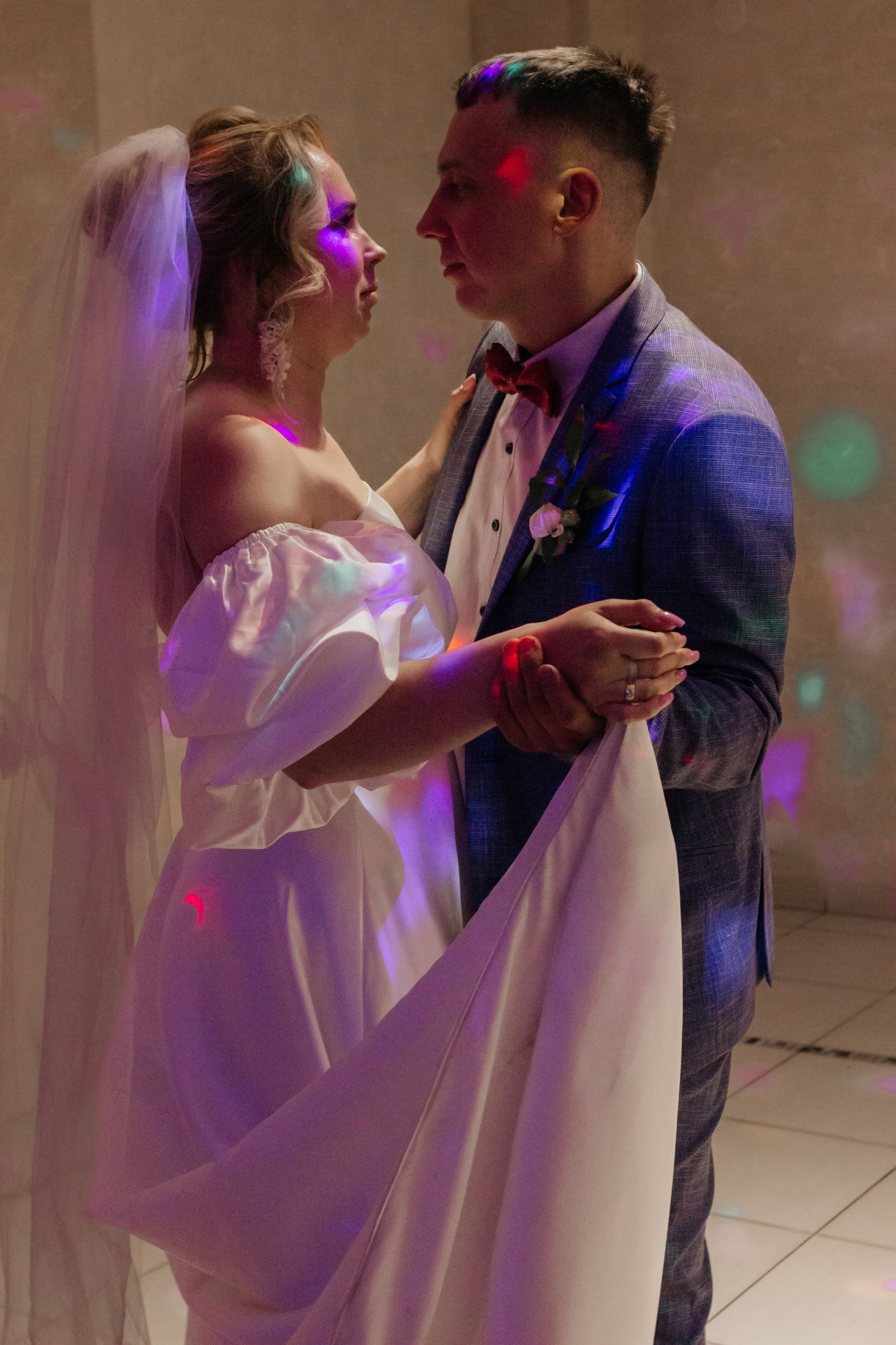 Свадебная прогулка в центре Нижнего Новгорода и по улице Рождественская. Свадебный фотограф и фотограф Love-Store в Нижнем Новгороде Анастасия