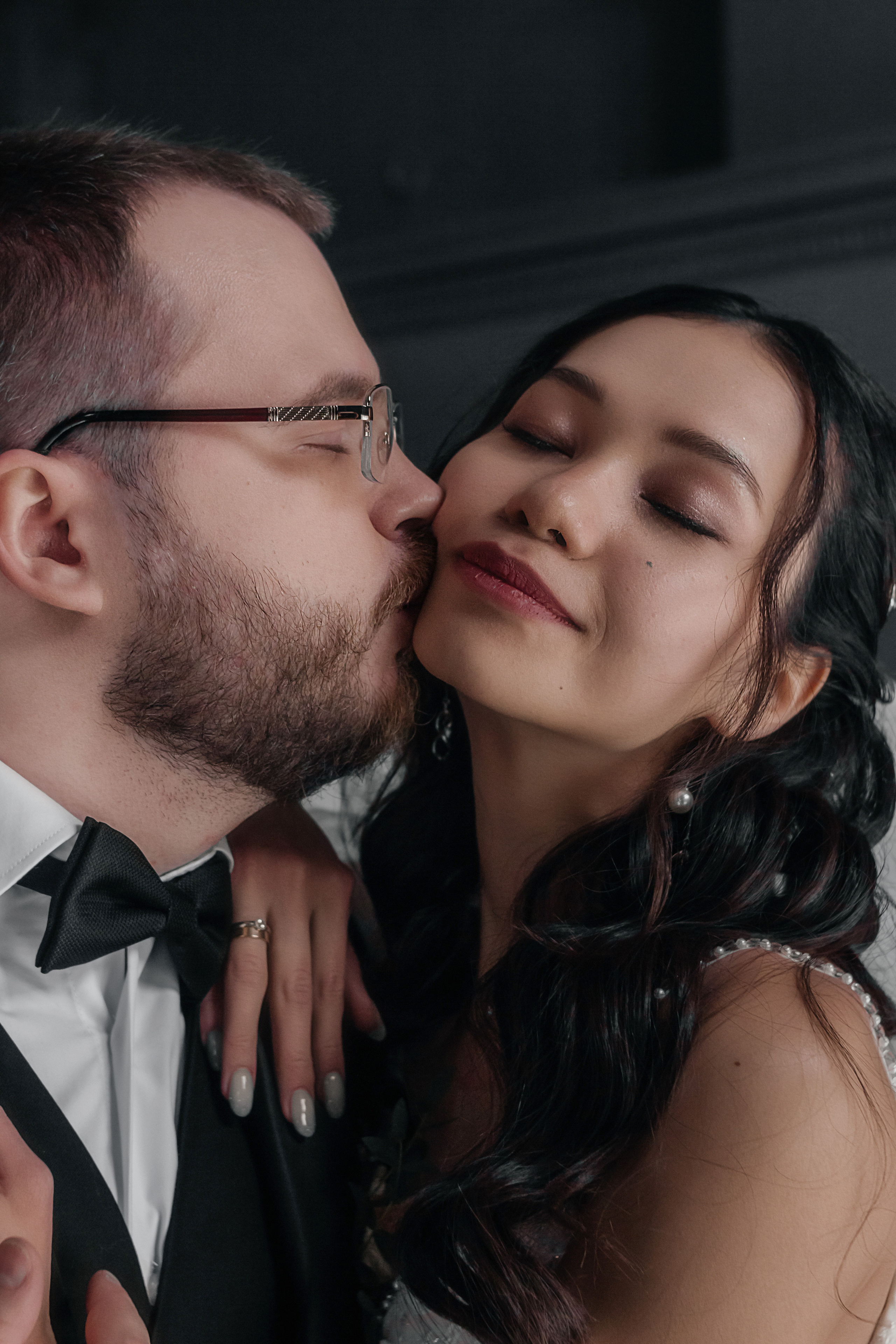 Свадебная прогулка в фотостудии Акт первый и регистрация брака в Автозаводском Доме Бракосочетания. Свадебный фотограф и фотограф Love-Store в Нижнем Новгороде Анастасия