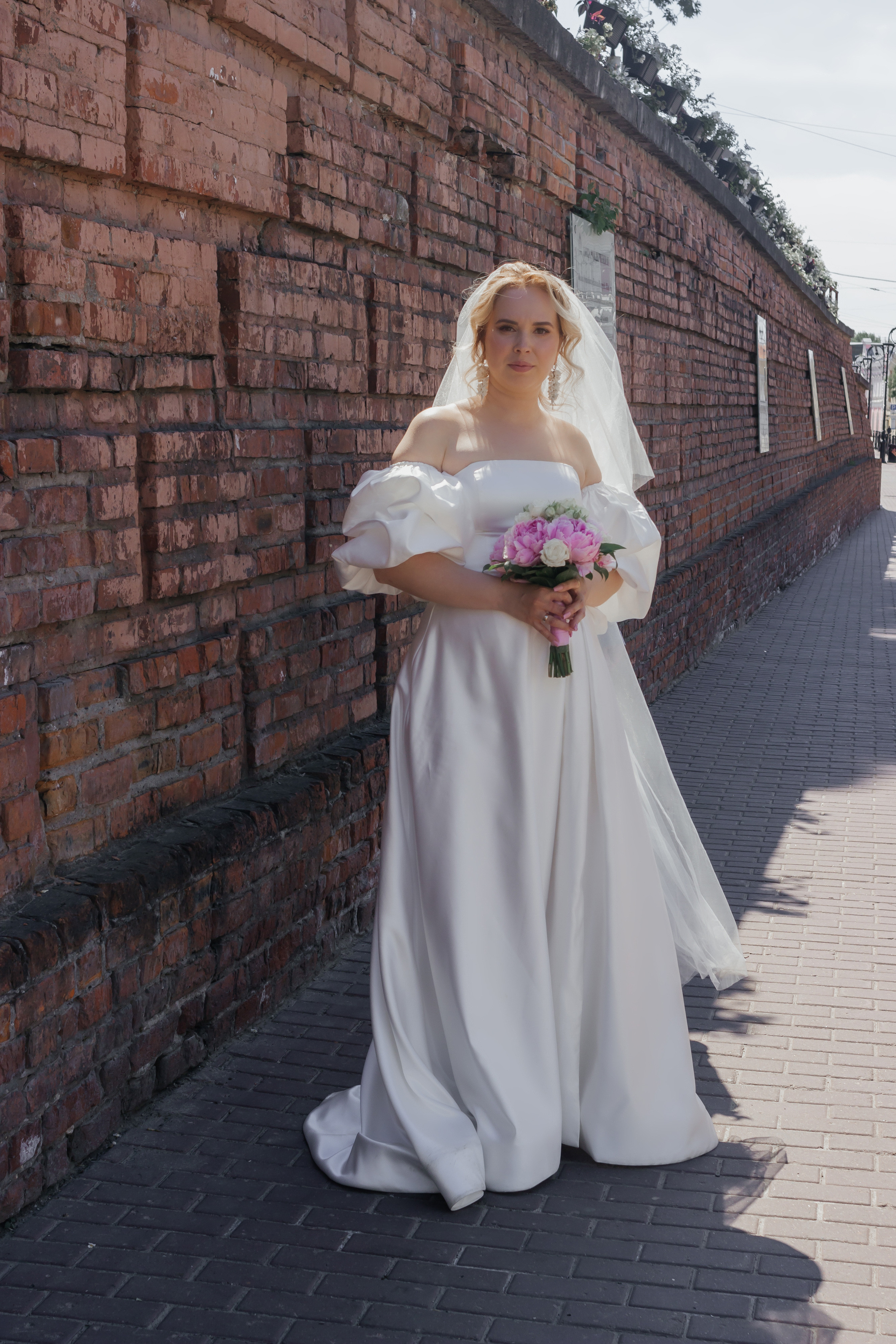 Свадебная прогулка в центре Нижнего Новгорода и по улице Рождественская. Свадебный фотограф и фотограф Love-Store в Нижнем Новгороде Анастасия