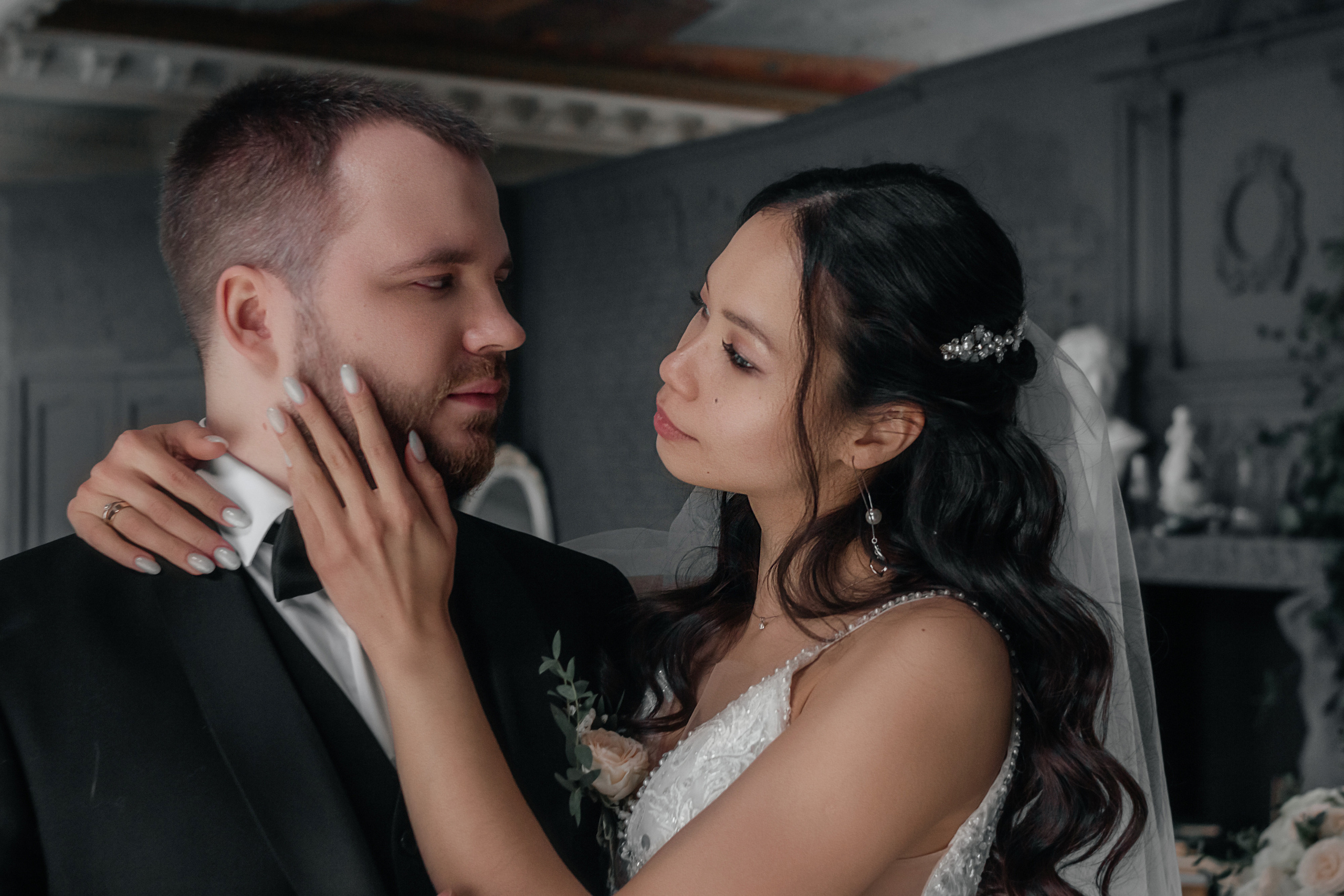 Свадебная прогулка в фотостудии Акт первый и регистрация брака в Автозаводском Доме Бракосочетания. Свадебный фотограф и фотограф Love-Store в Нижнем Новгороде Анастасия