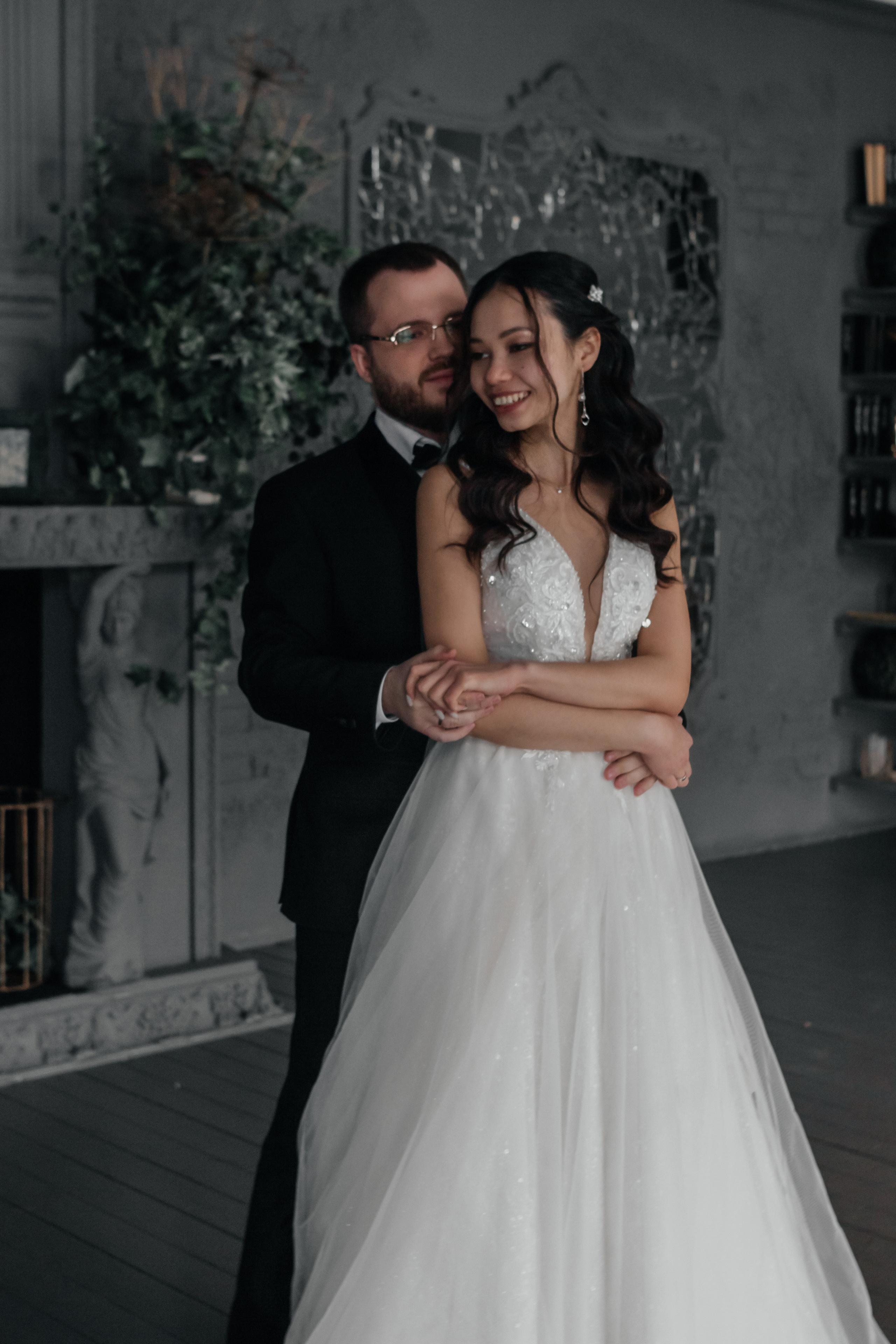 Свадебная прогулка в фотостудии Акт первый и регистрация брака в Автозаводском Доме Бракосочетания. Свадебный фотограф и фотограф Love-Store в Нижнем Новгороде Анастасия