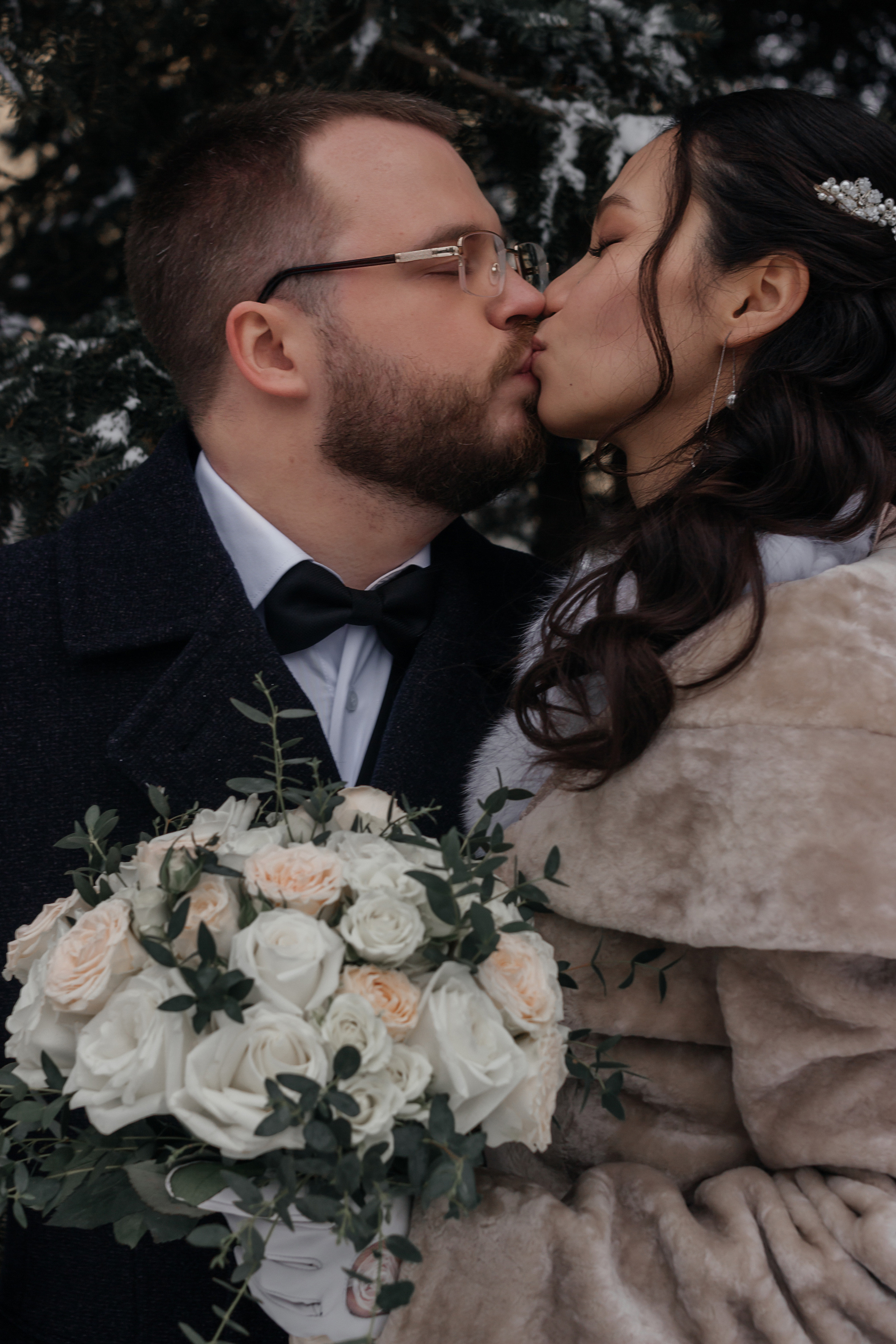 Свадебная прогулка в фотостудии Акт первый и регистрация брака в Автозаводском Доме Бракосочетания. Свадебный фотограф и фотограф Love-Store в Нижнем Новгороде Анастасия