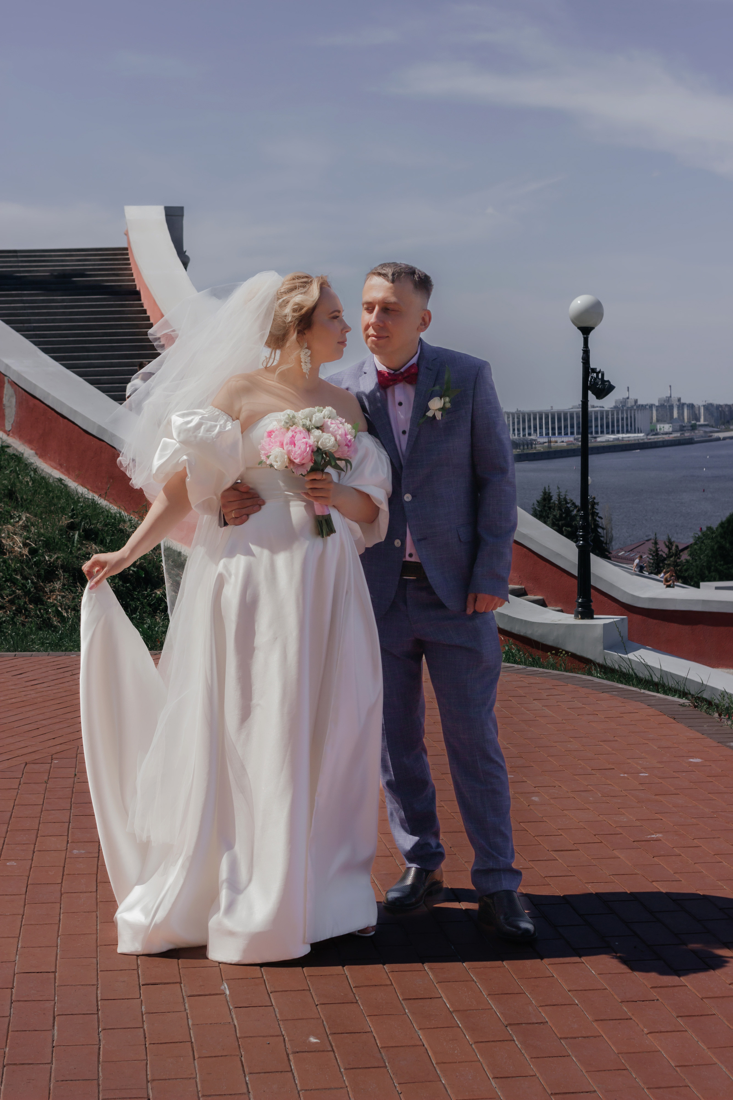 Свадебная прогулка в центре Нижнего Новгорода и по улице Рождественская. Свадебный фотограф и фотограф Love-Store в Нижнем Новгороде Анастасия