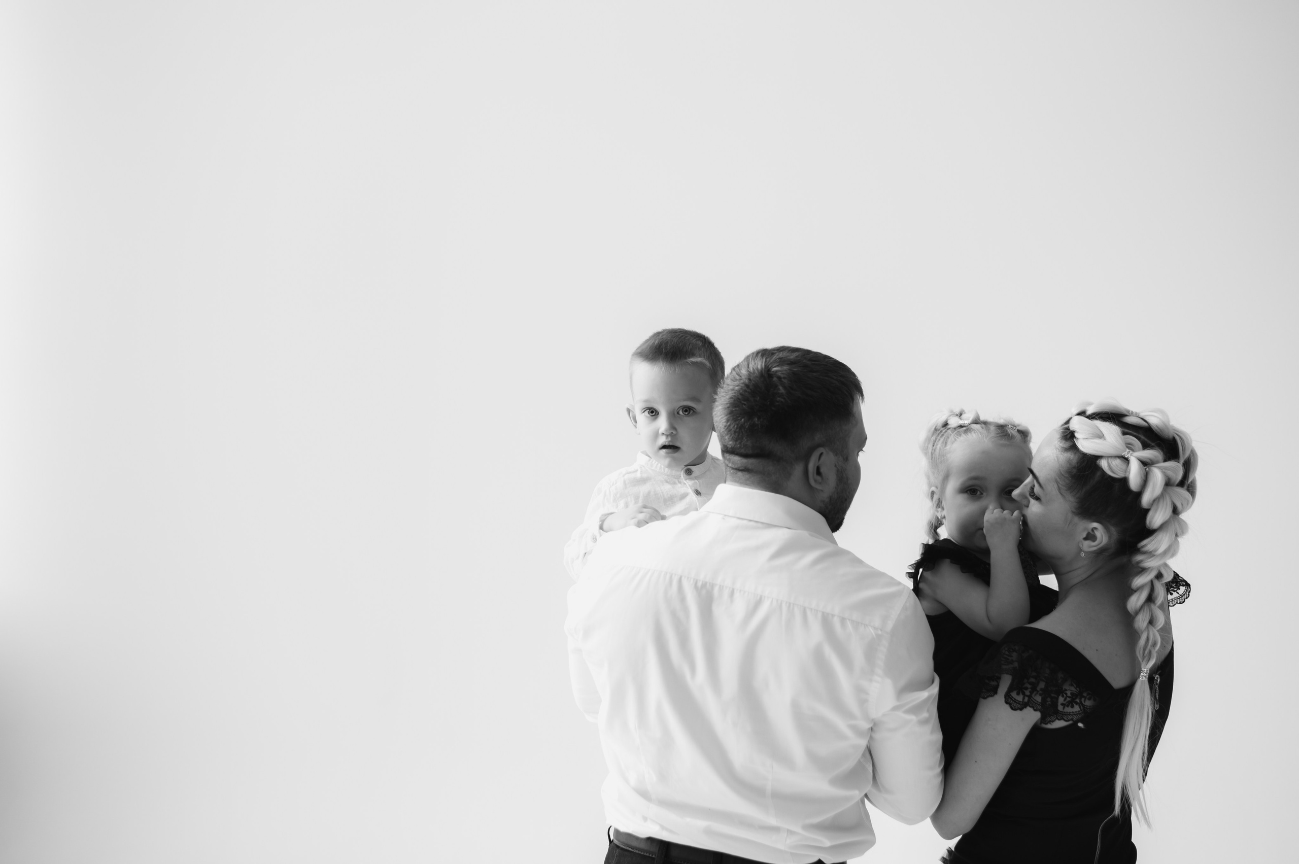 Смотреть в одну сторону. Свадебный и семейный фотограф в Красноярске Виктория Тимонина