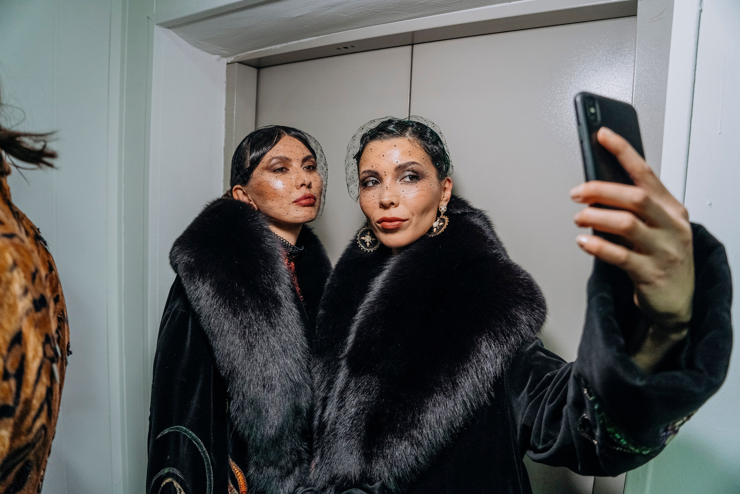 Возвращение легенды: Староновогодний показ Вячеслава Зайцева Больше: https://sinonim.org/improve#res. Профессиональный портретный фотограф в Москве Владимир Глаголев