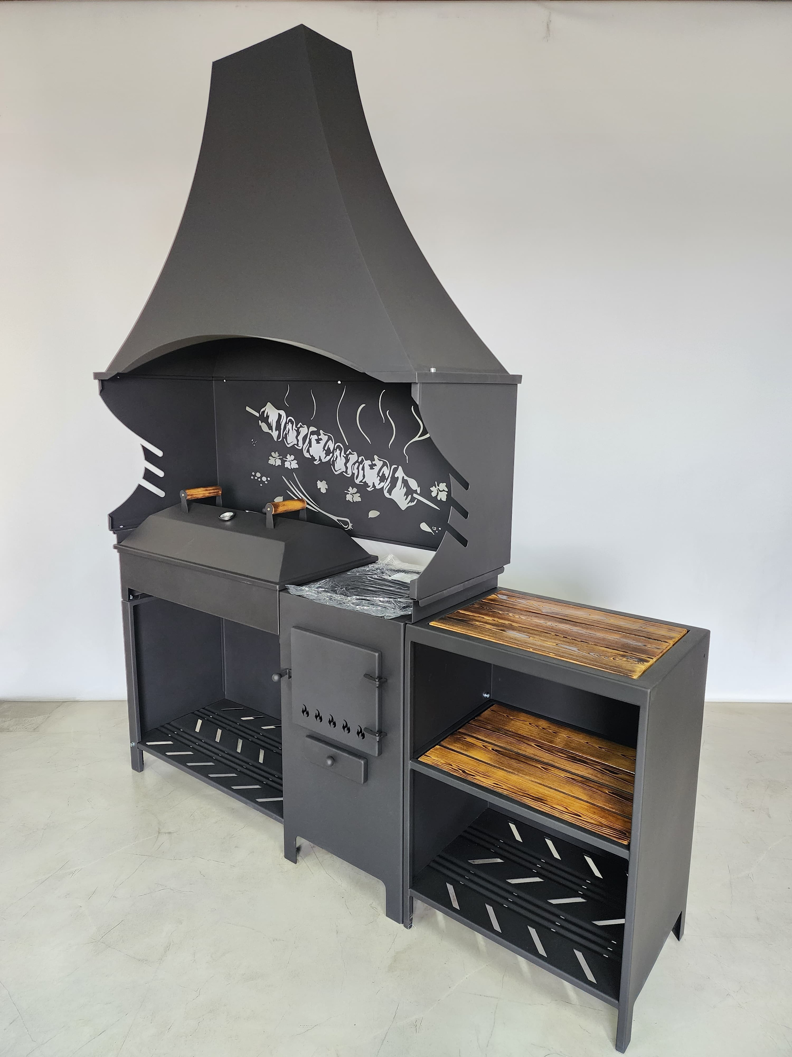 «Джета» с вытяжным зонтом. Купить / заказать мангал для дома в Краснодаре от производителя «Мангал Мастер»