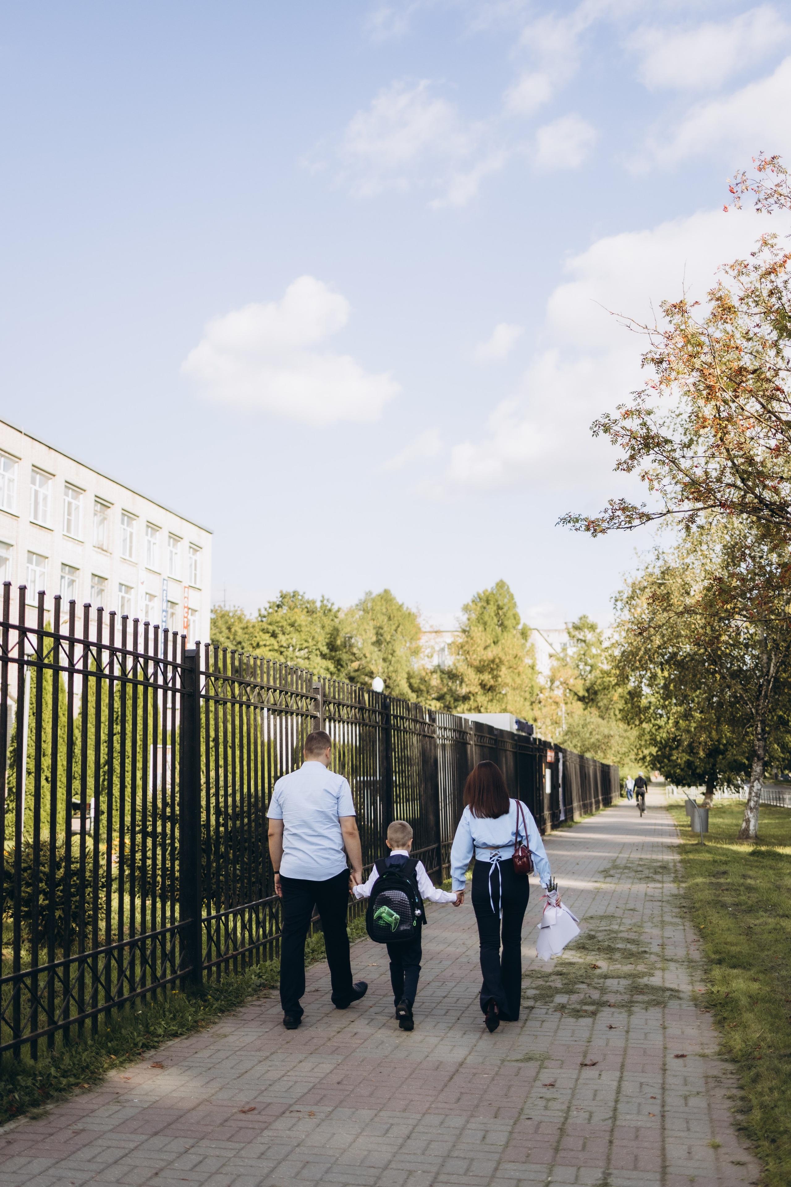 Первая школьная фотография Димули (1.09.2025 г.) г. Обнинск (Калужская обл.). Надежда Стар семейный и церковный фотограф в Жукове и Калужской области