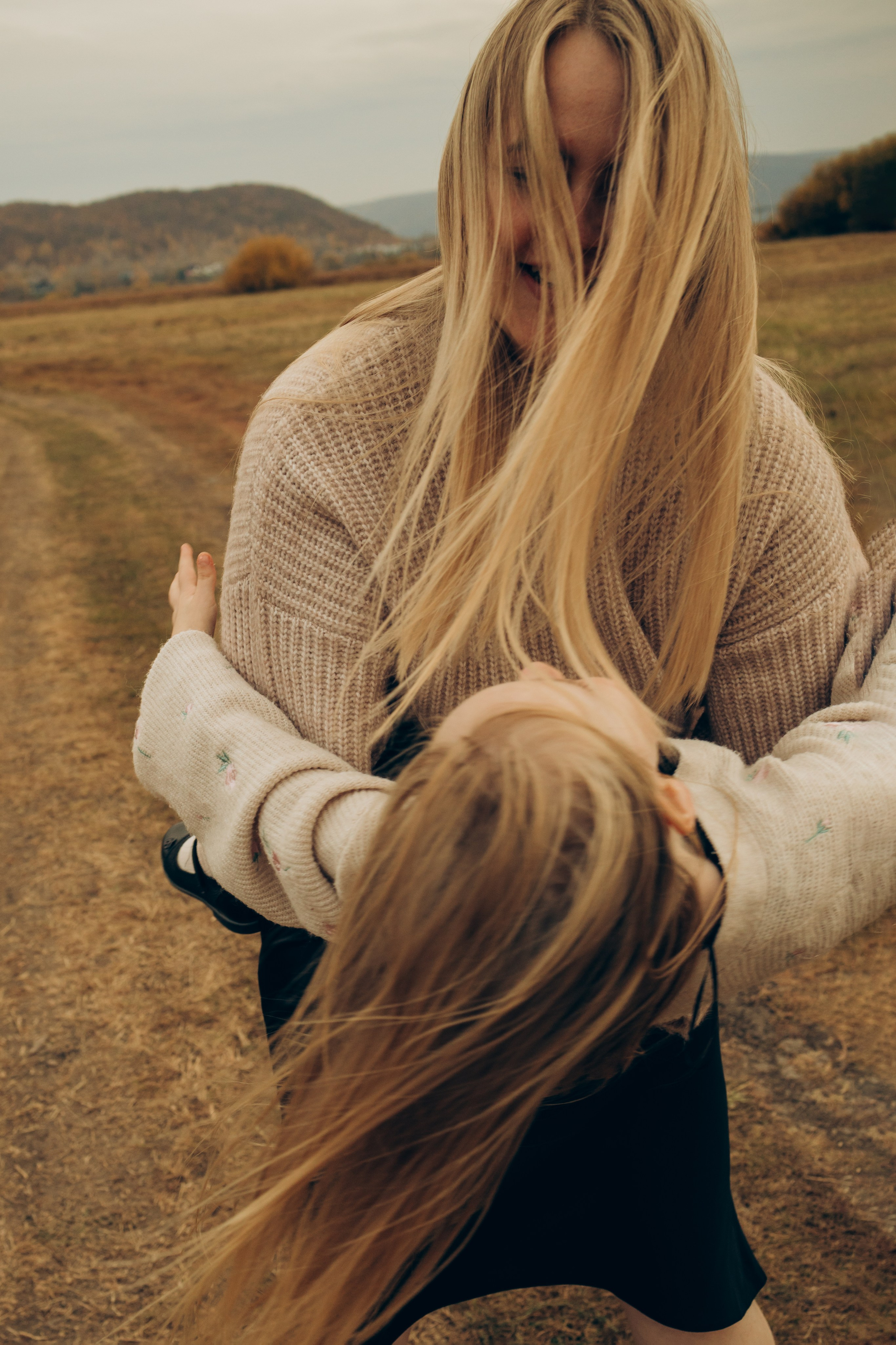 Оксана и София