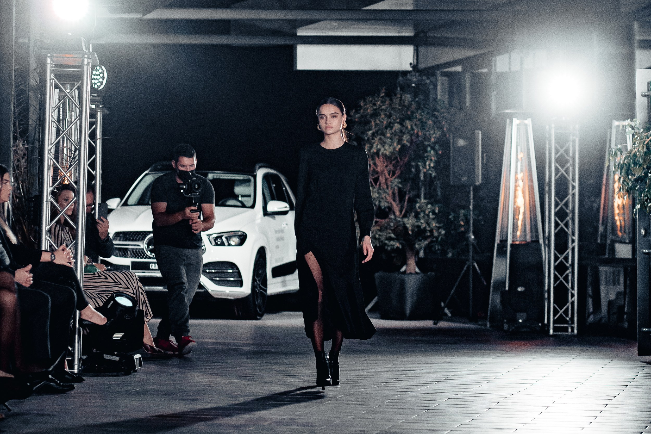 Закрытый показ дизайнера Ansel в рамках осеннего сезона…. RetroChic Фото