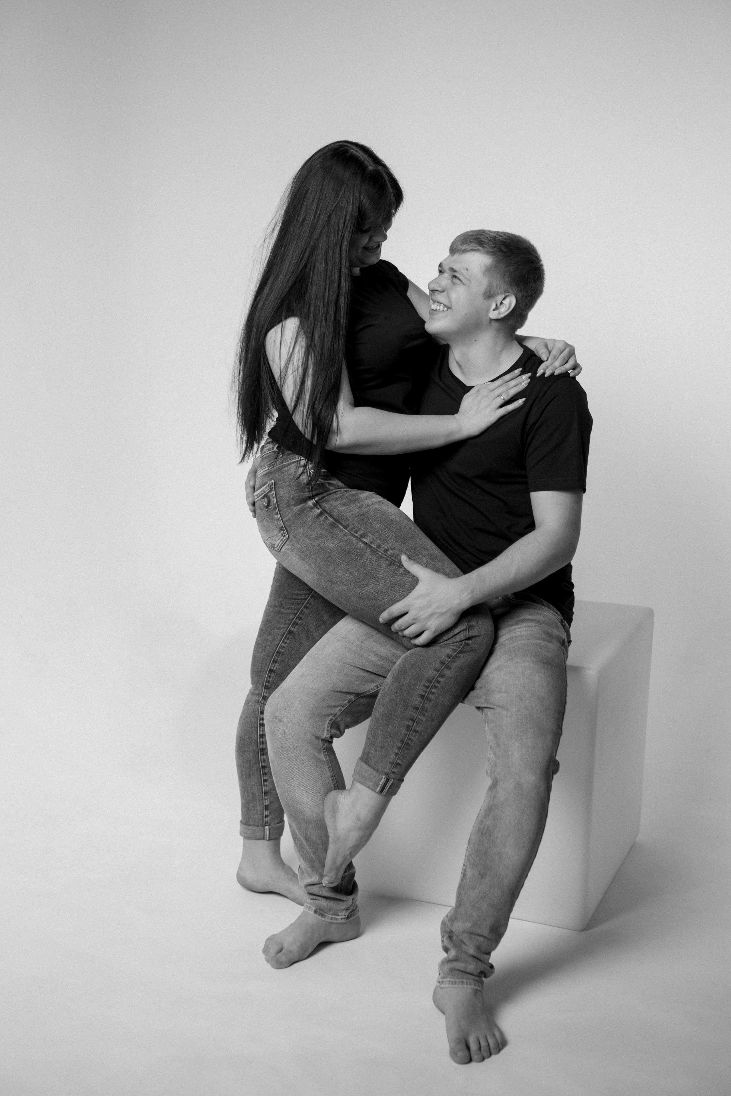 Семейная история Александра и Анастасии с детьми в студии на циклораме. Свадебный и семейный фотограф в Ставрополе Попова Дарья