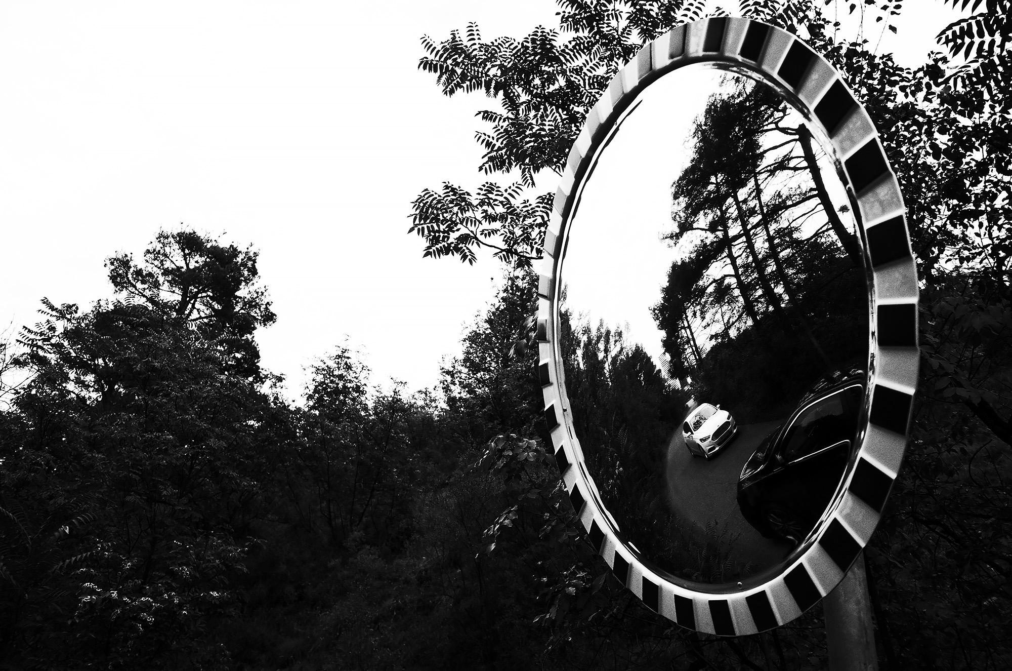 Фотография через зеркало