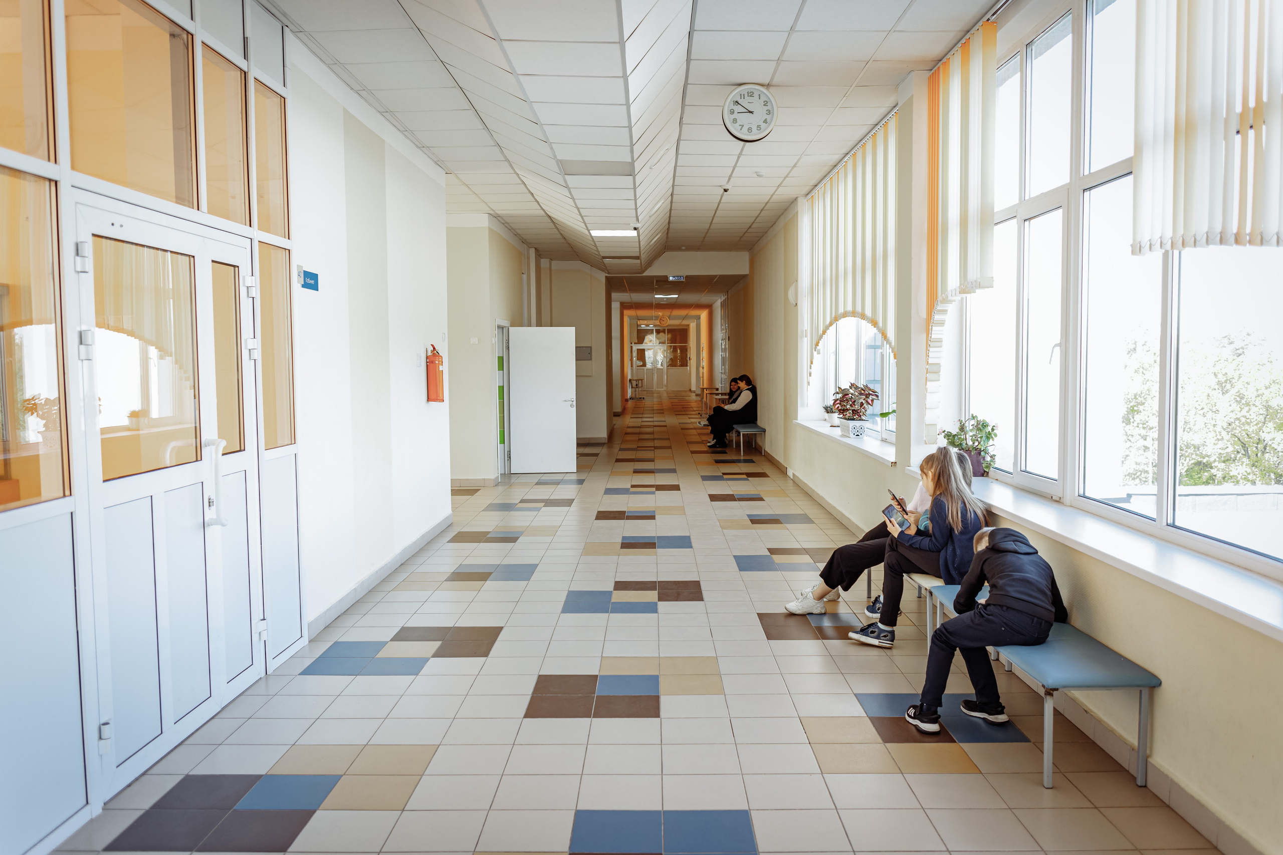 Фото выпуск 11 класс. Свадебный фотограф Марина Суворова и видеооператор Олег Петров