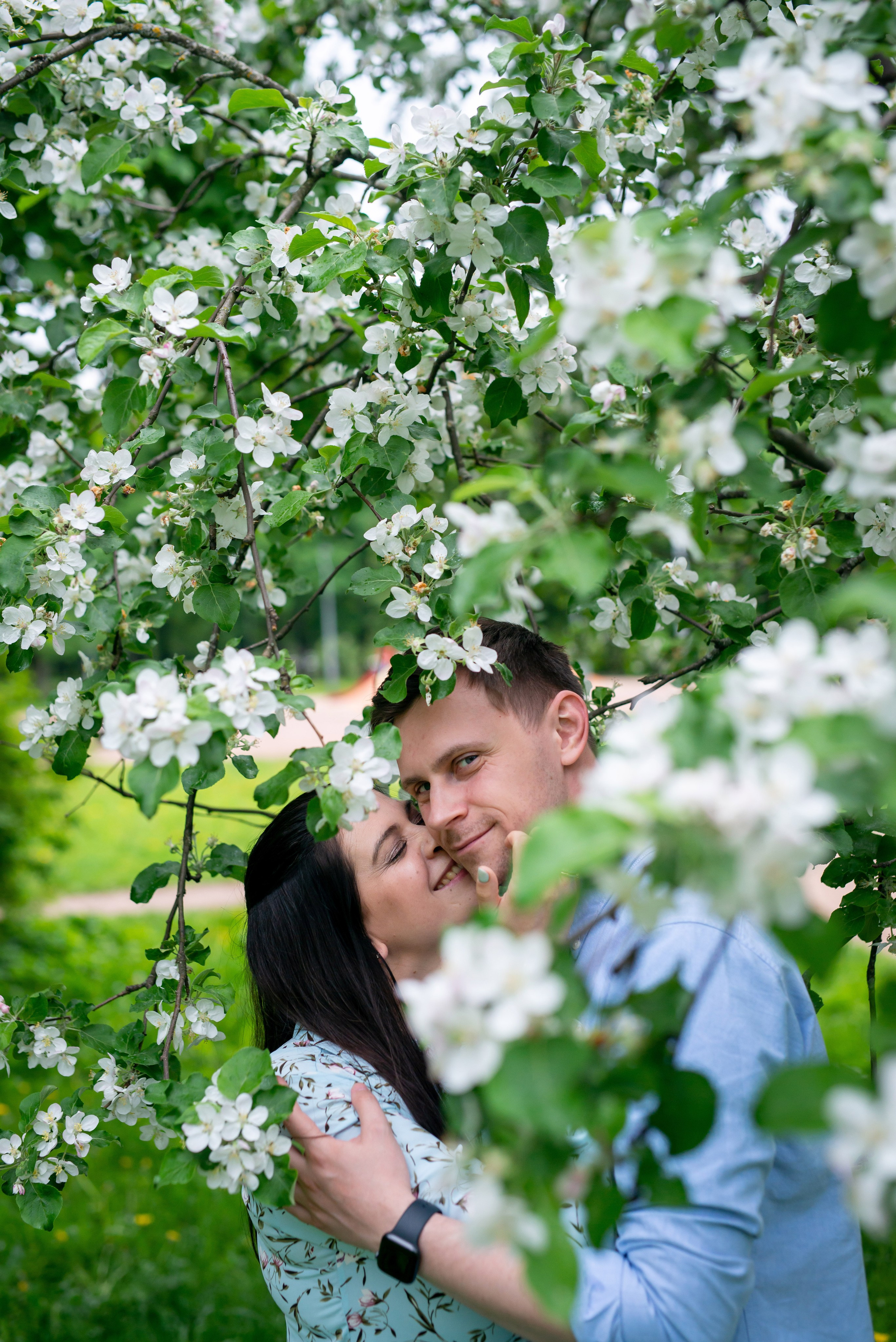 Наташа и Дима (фотосессия в цветущих садах). Портретный, семейный и свадебный фотограф в Санкт-Петербурге и в Пушкине Ширяев Денис