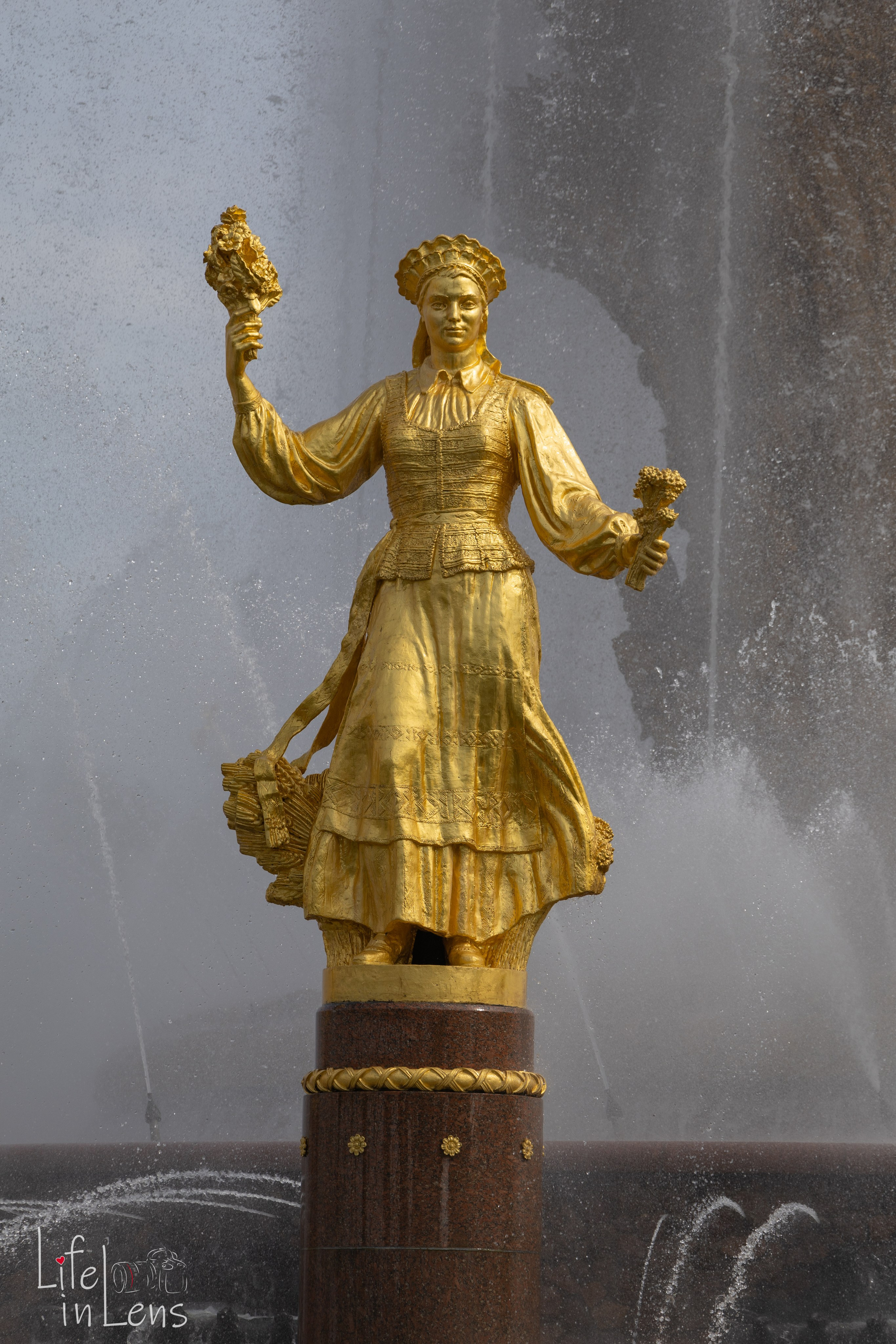 ВДНХ. День России. Фотограф, получающий удовольствие от своей работы