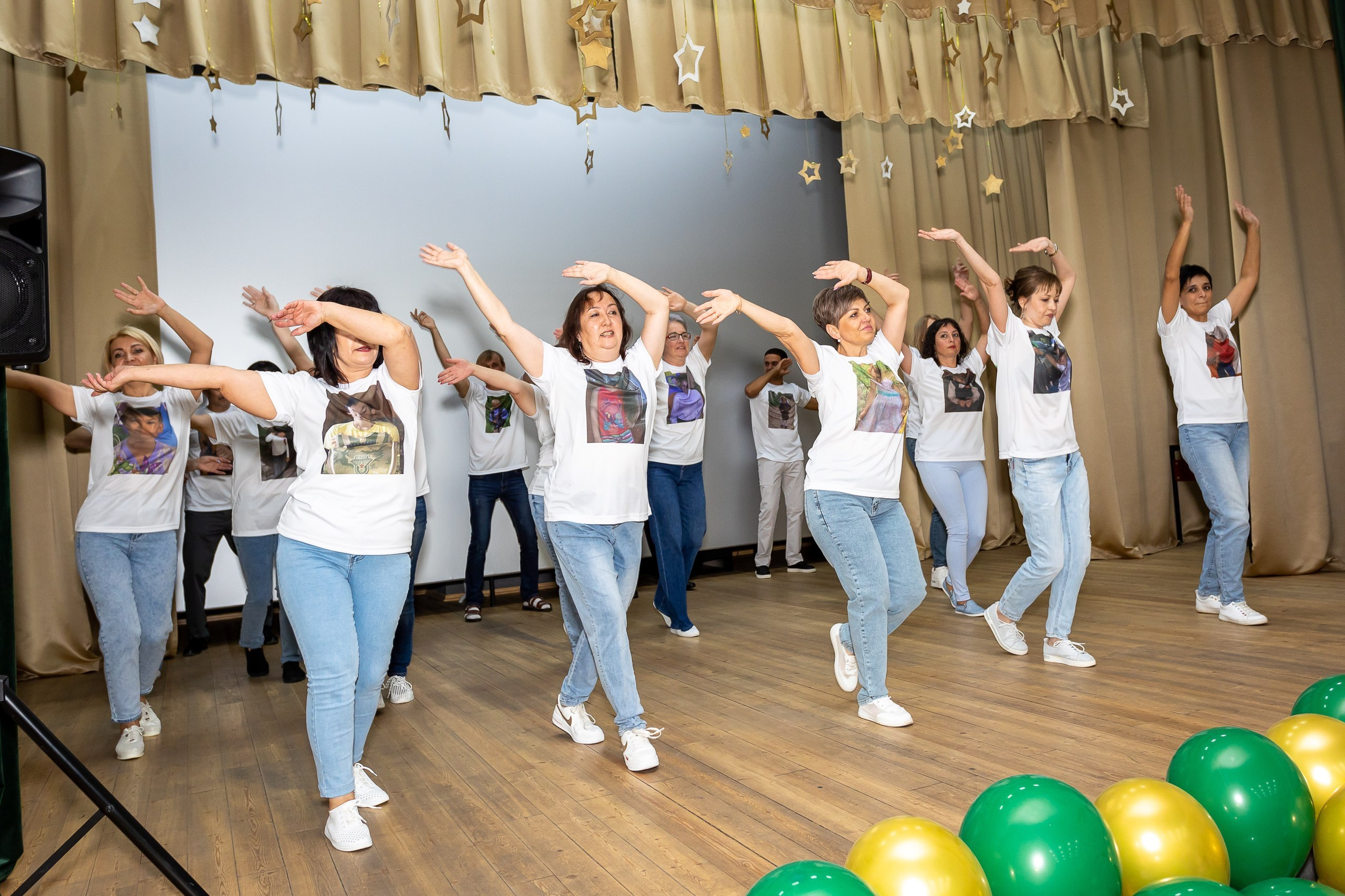 Вручение аттестата и выпускной вечер. Выпускные альбомы Майкоп, Краснодар Елена Золотарева