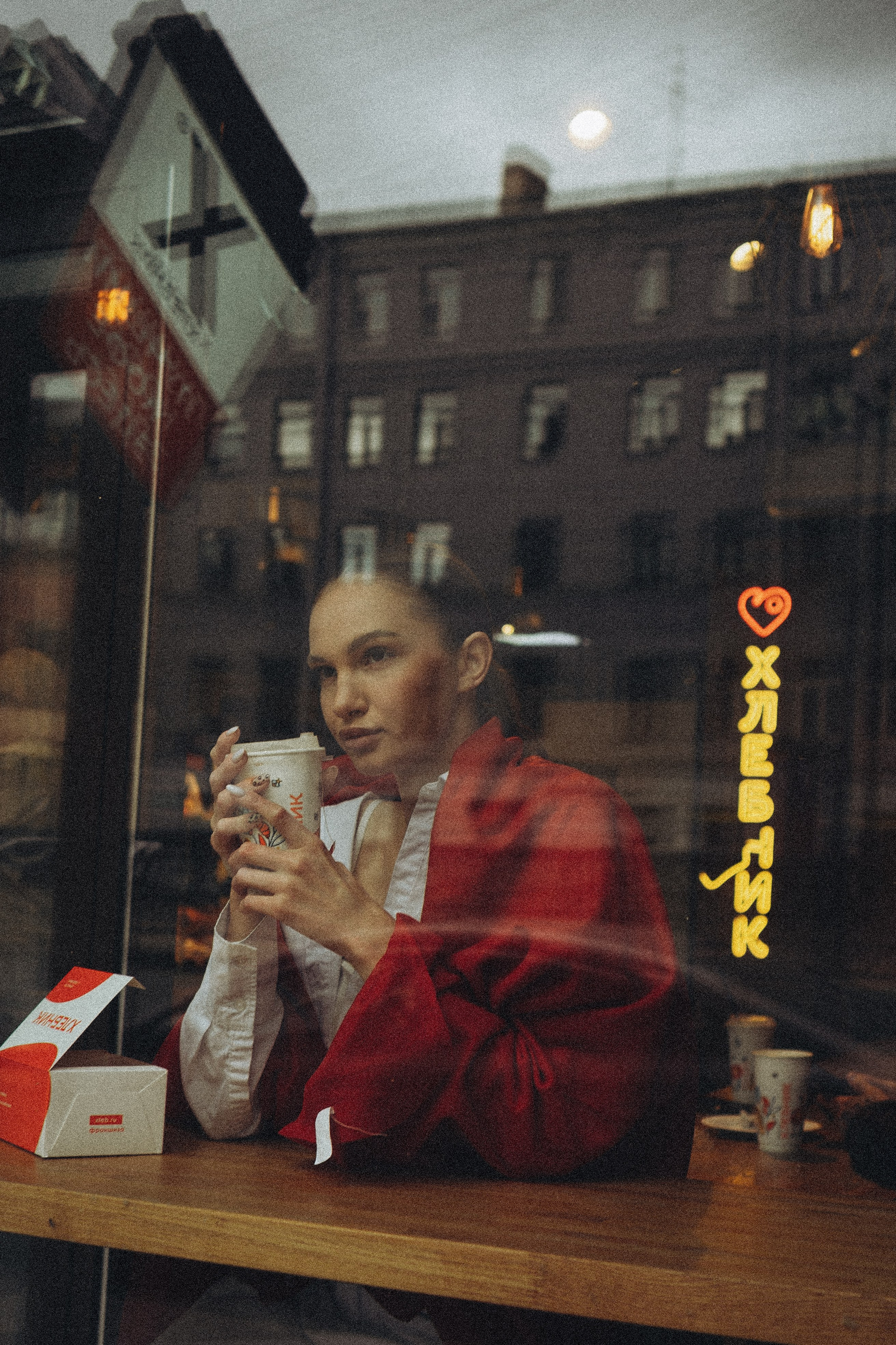 МЫ ГУЛЯЛИ ПРО КРЫШАМ ПИТЕРА. Профессиональный фотограф, Санкт-Петербург — Виктория Богомолова