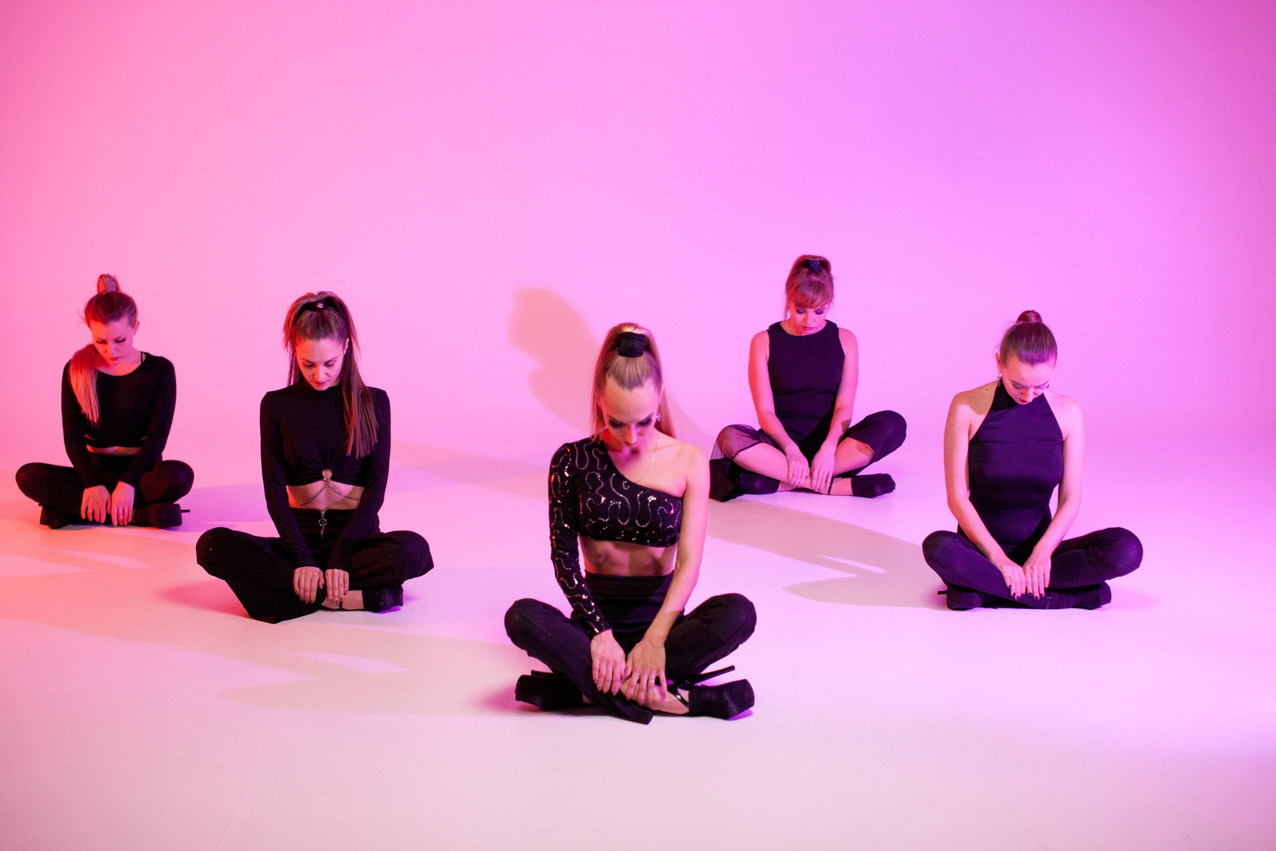 Студийная съемка группы девушек в Воронеже. Свадебный и семейный фотограф в Воронеже Андрей Валин