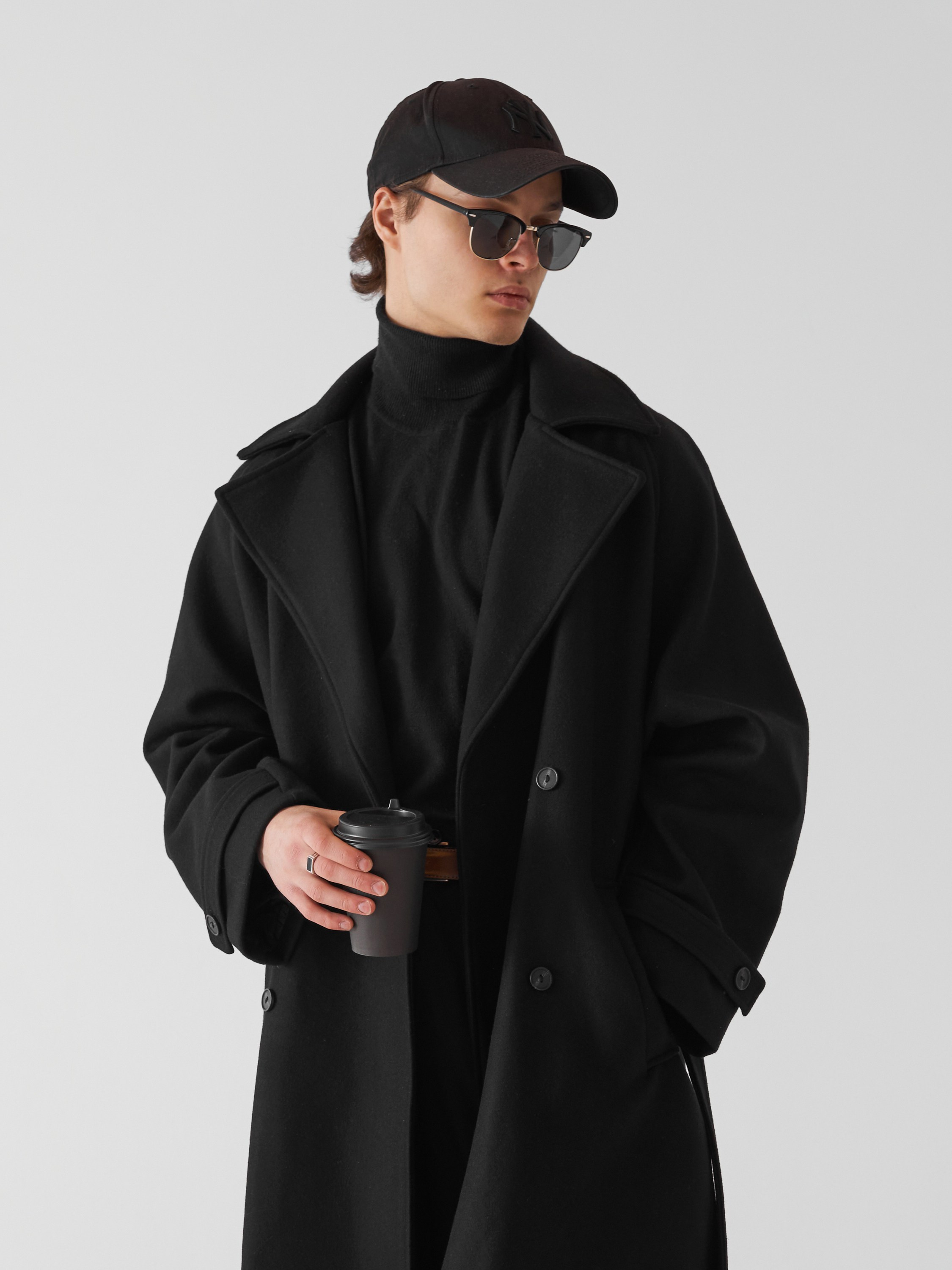 Фотосъемка мужского пальто Екатеринбург Wildberries ВБ Ozon Озон фотосессия одежды Екб заказать цена фотосъемка товара WB маркетплейс карточ. Фотограф Екатеринбург Анастасия Жерновская | Маркетплейсы и нейрофото