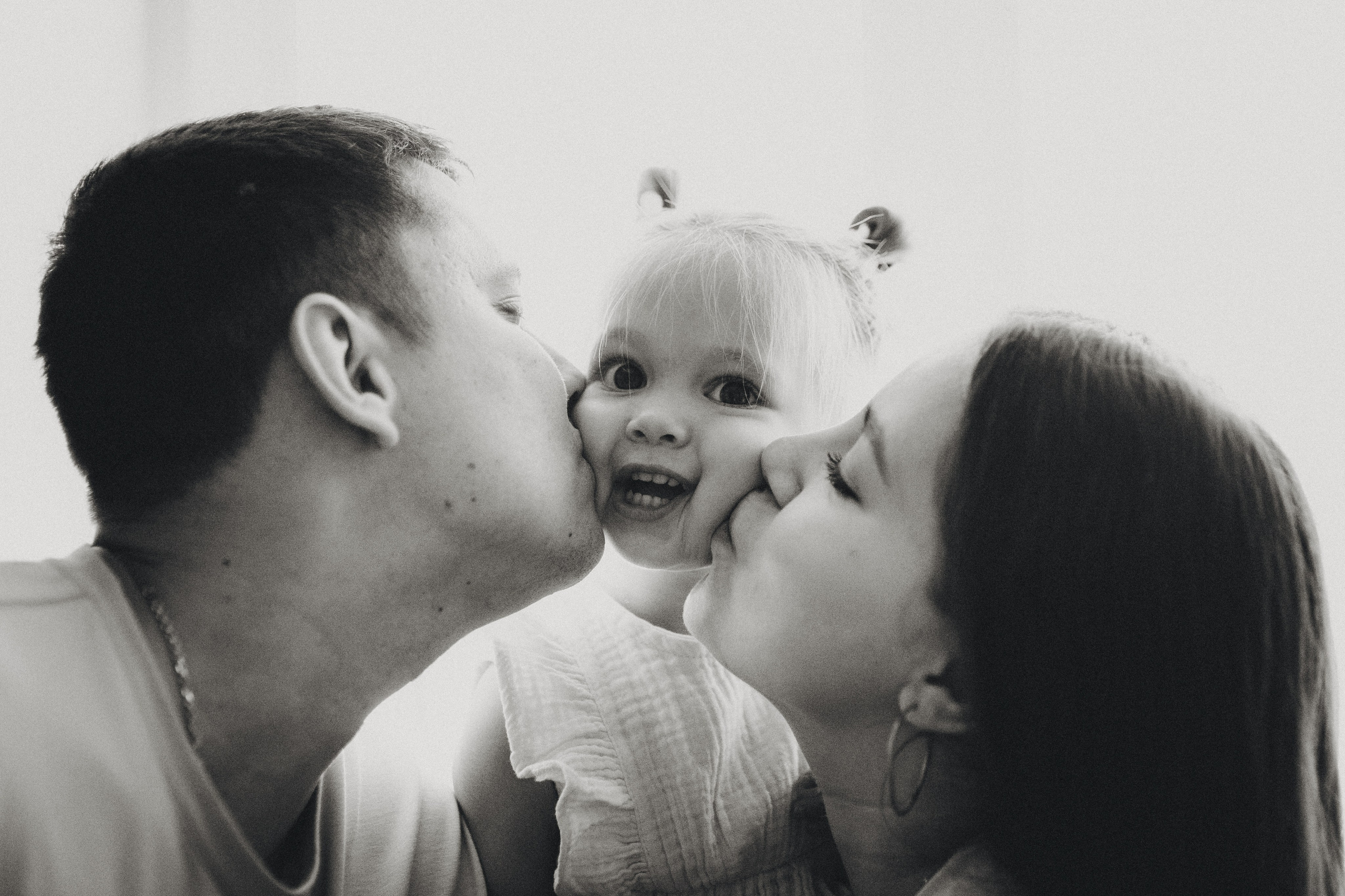 Яна, Толя, София (2 года) и Сережа (1 неделя). Семейный и детский фотограф Красноярск Иркутск Денк Анна