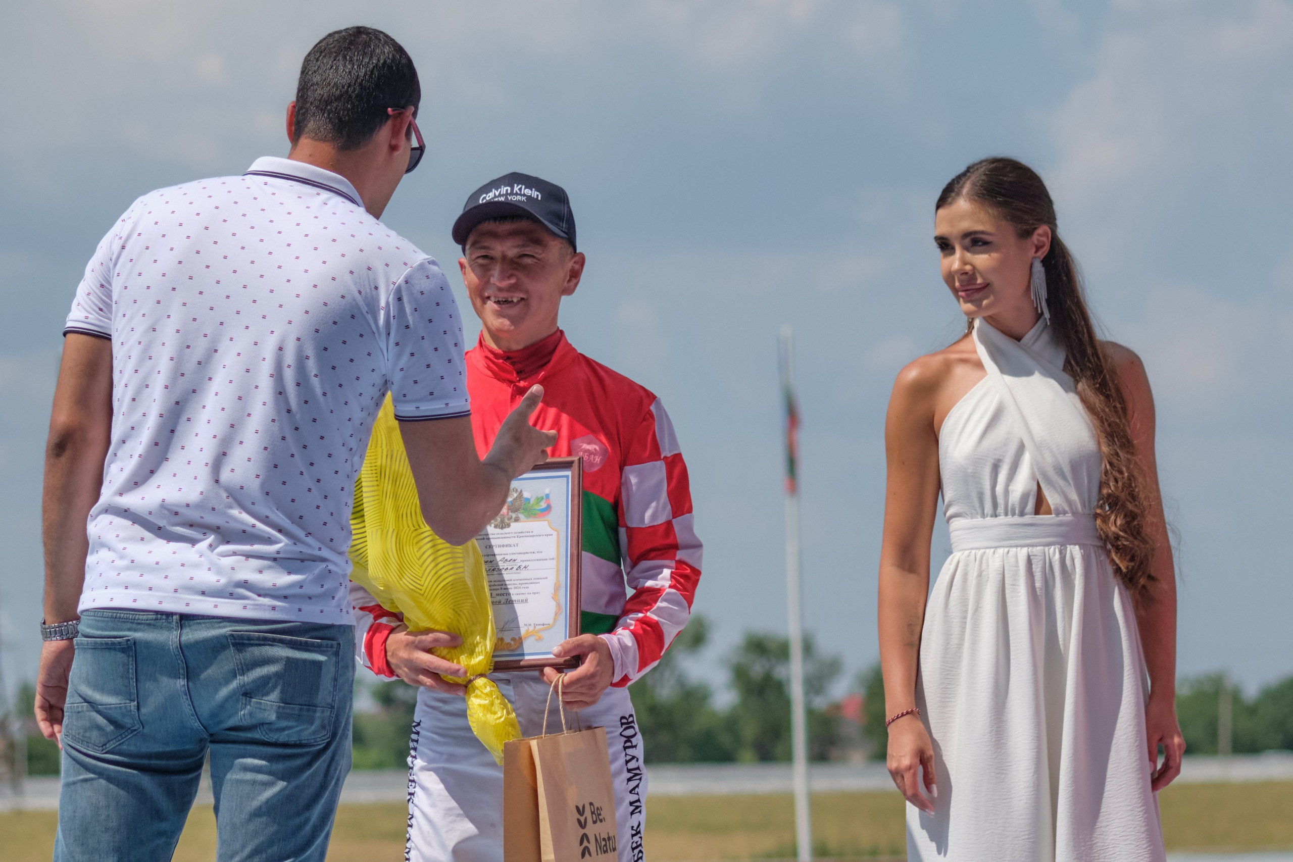 Скачки. Предметный фотограф в Краснодаре