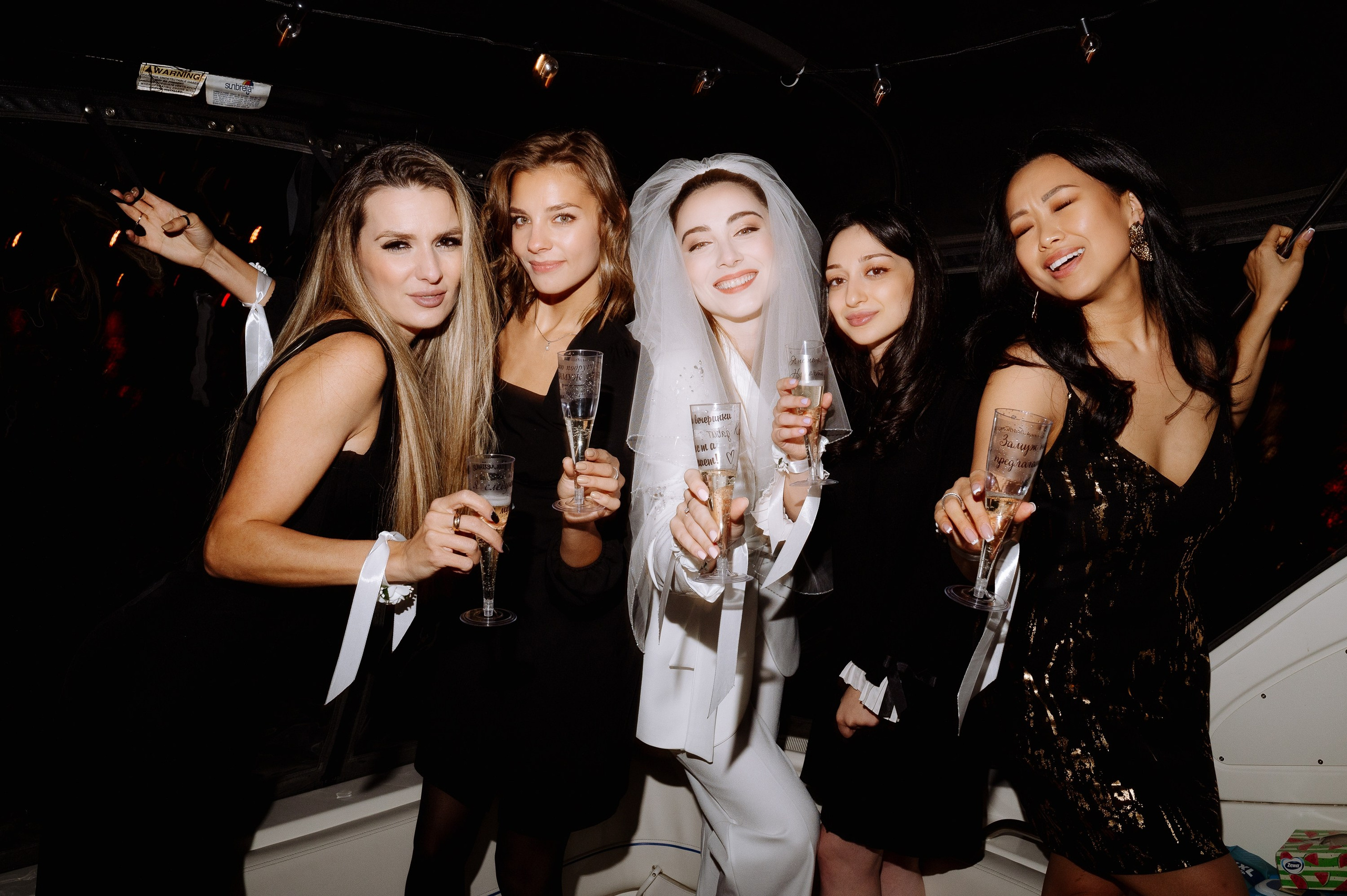 Девичник Лауры | Патриарши Пруды | 2023. Фотограф Вито Бурмасов | Москва