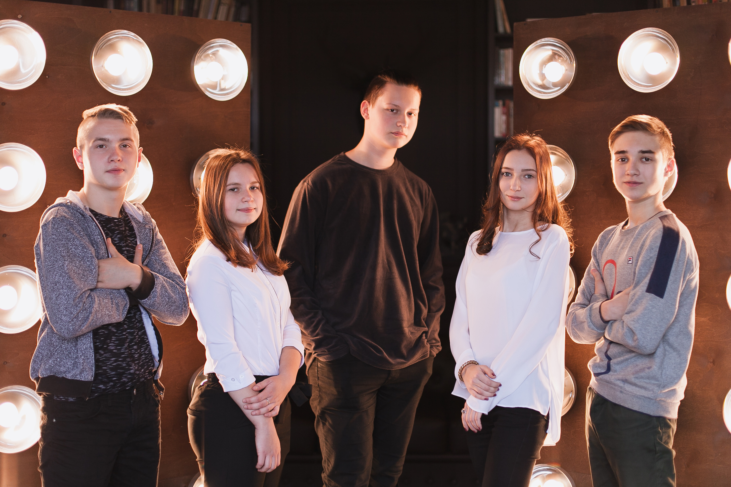 групповое фото, школьная фотография, выпускник, школьник, школа, выпускной класс, старшеклассники, школьные друзья, осень, 1 сентября, одноклассники, фотосессия в студии, школьный фотограф Ярославль