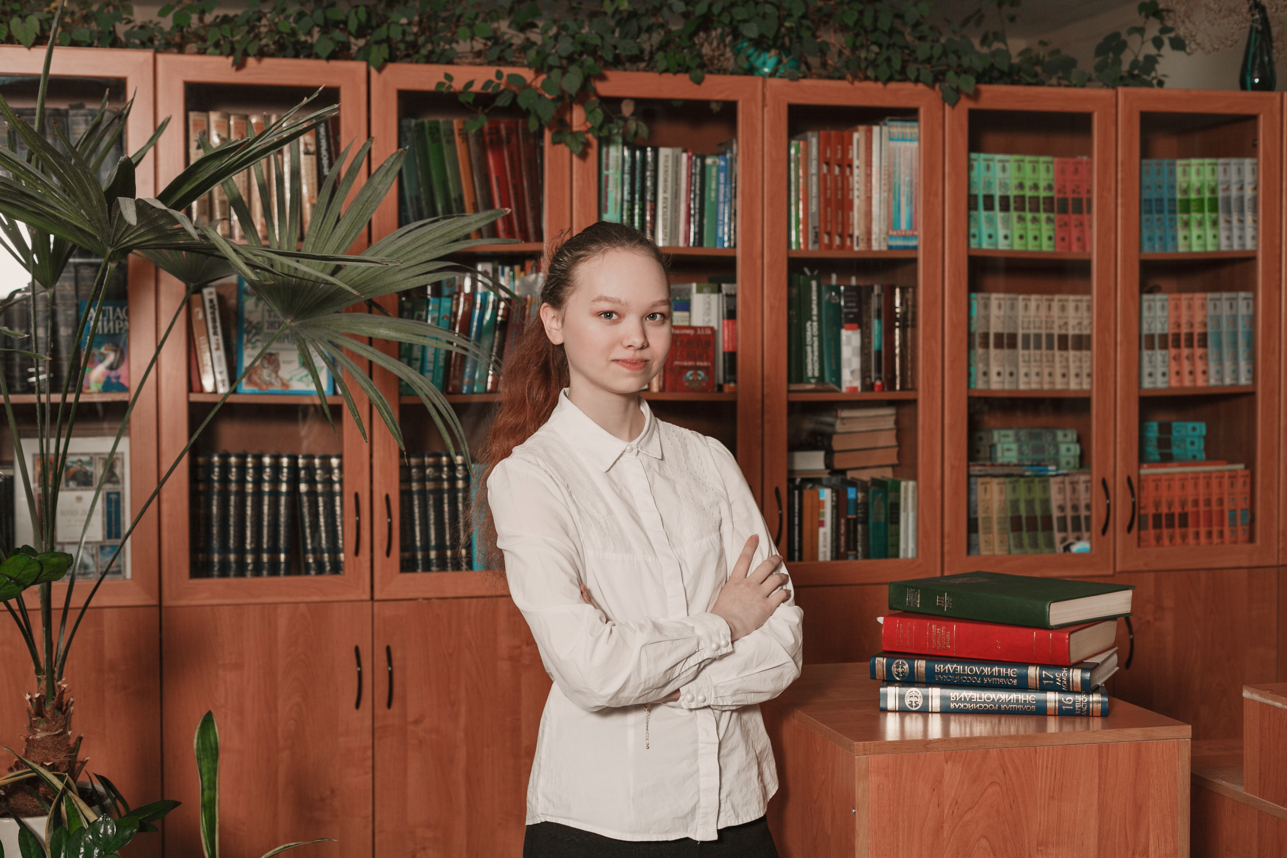 В школьной библиотеке г. Ярославль. Ирина Коновалова школьный фотограф. Выпускные альбомы Ярославль