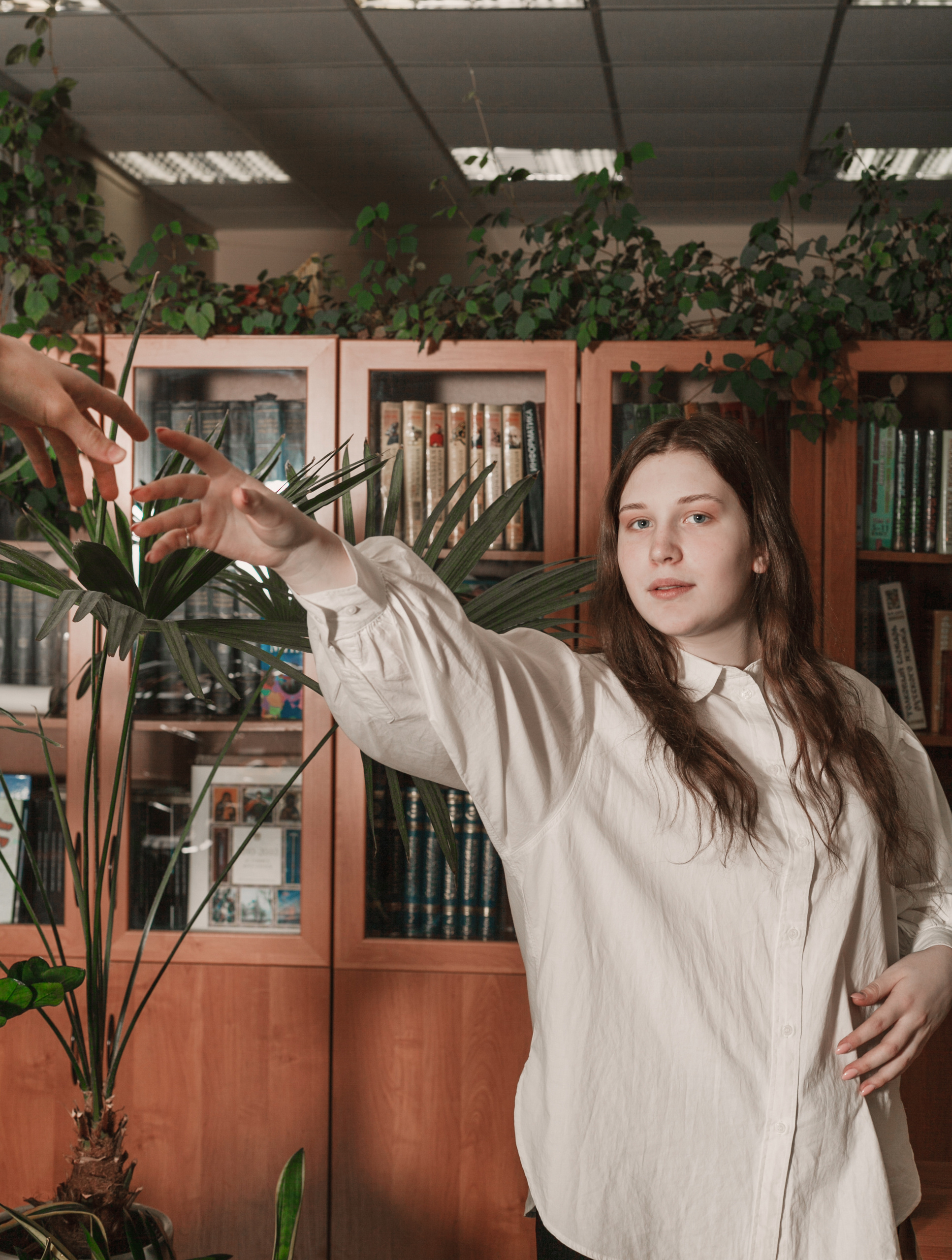 В школьной библиотеке г. Ярославль. Ирина Коновалова школьный фотограф. Выпускные альбомы Ярославль