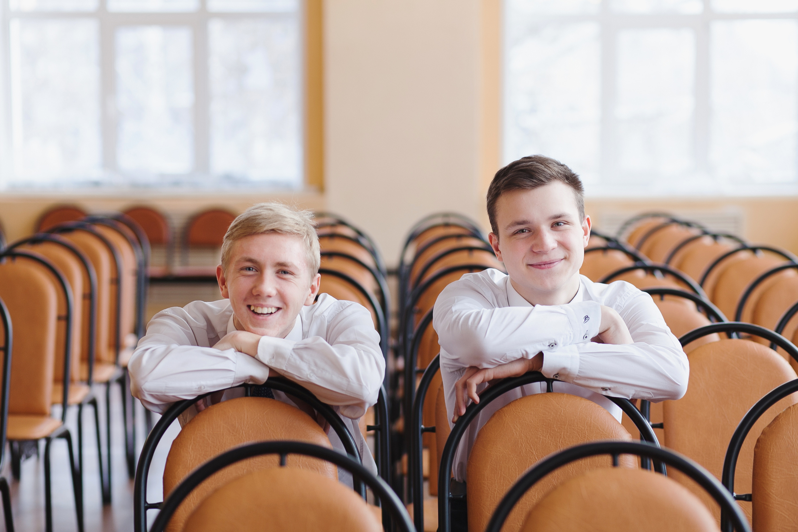 выпускной класс, групповое фото, общая фотография класса, одноклассники, школьники, школьные друзья, школа, выпускной, 11 класс, 1 сентября, фотосессия в школе, школьная фотосъемка