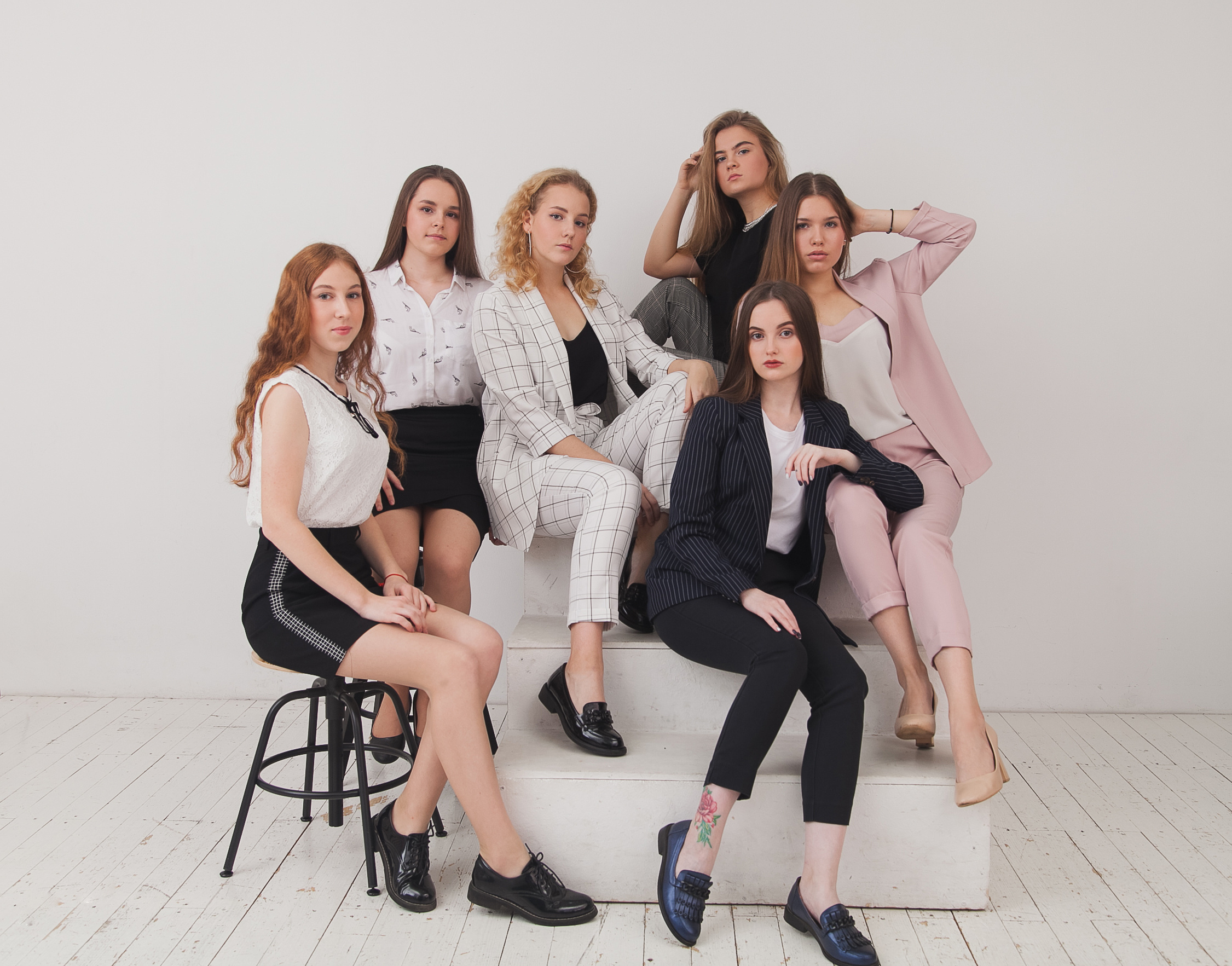 групповая фотография, фотография выпускников, фотография с друзьями, подружки, школьные подруги, девушки, школьники, школьный фотограф Ярославль