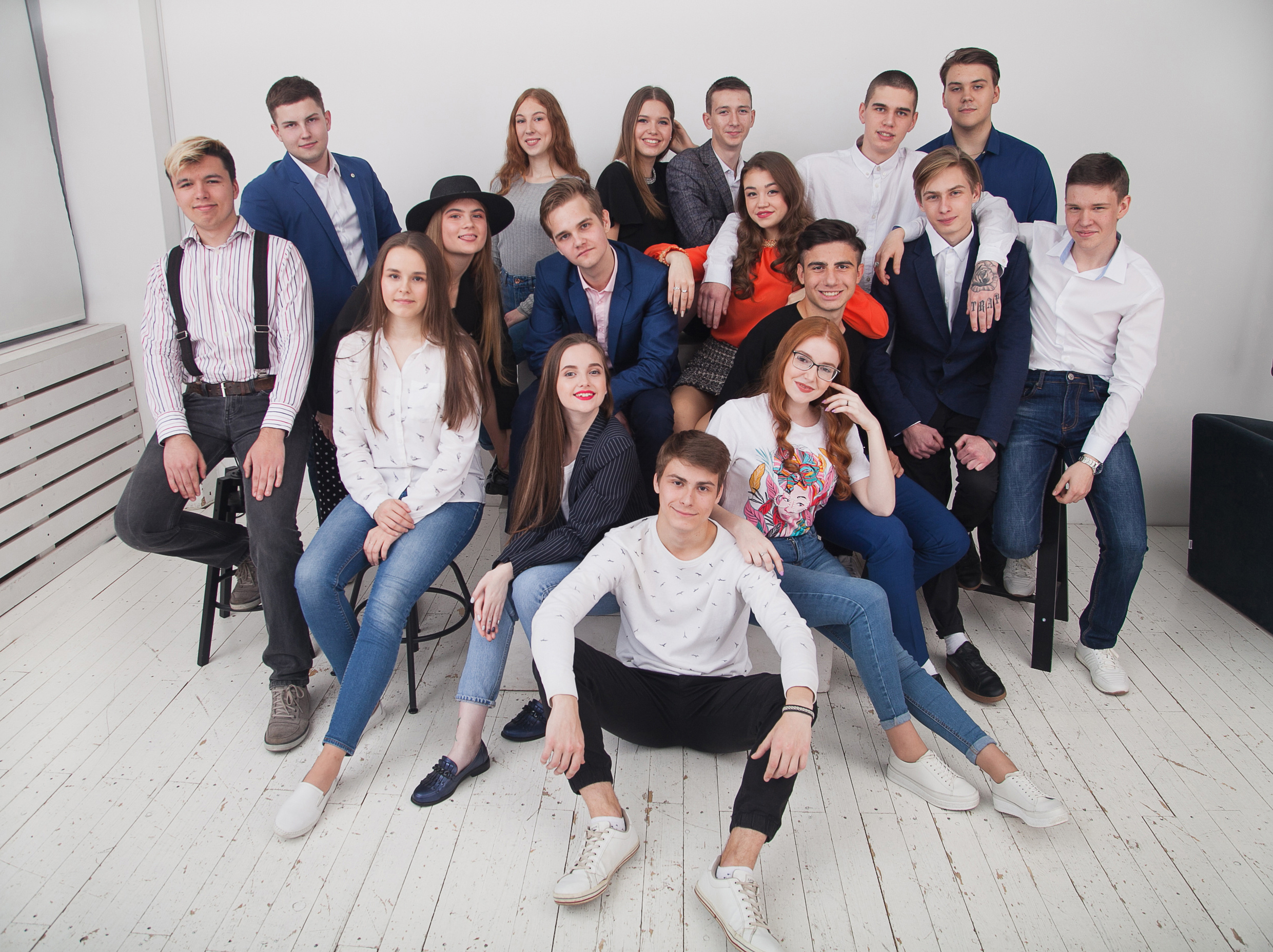 групповая фотография, фотография выпускников, фотография с друзьями, школьные друзья, школьники, школьный фотограф Ярославль