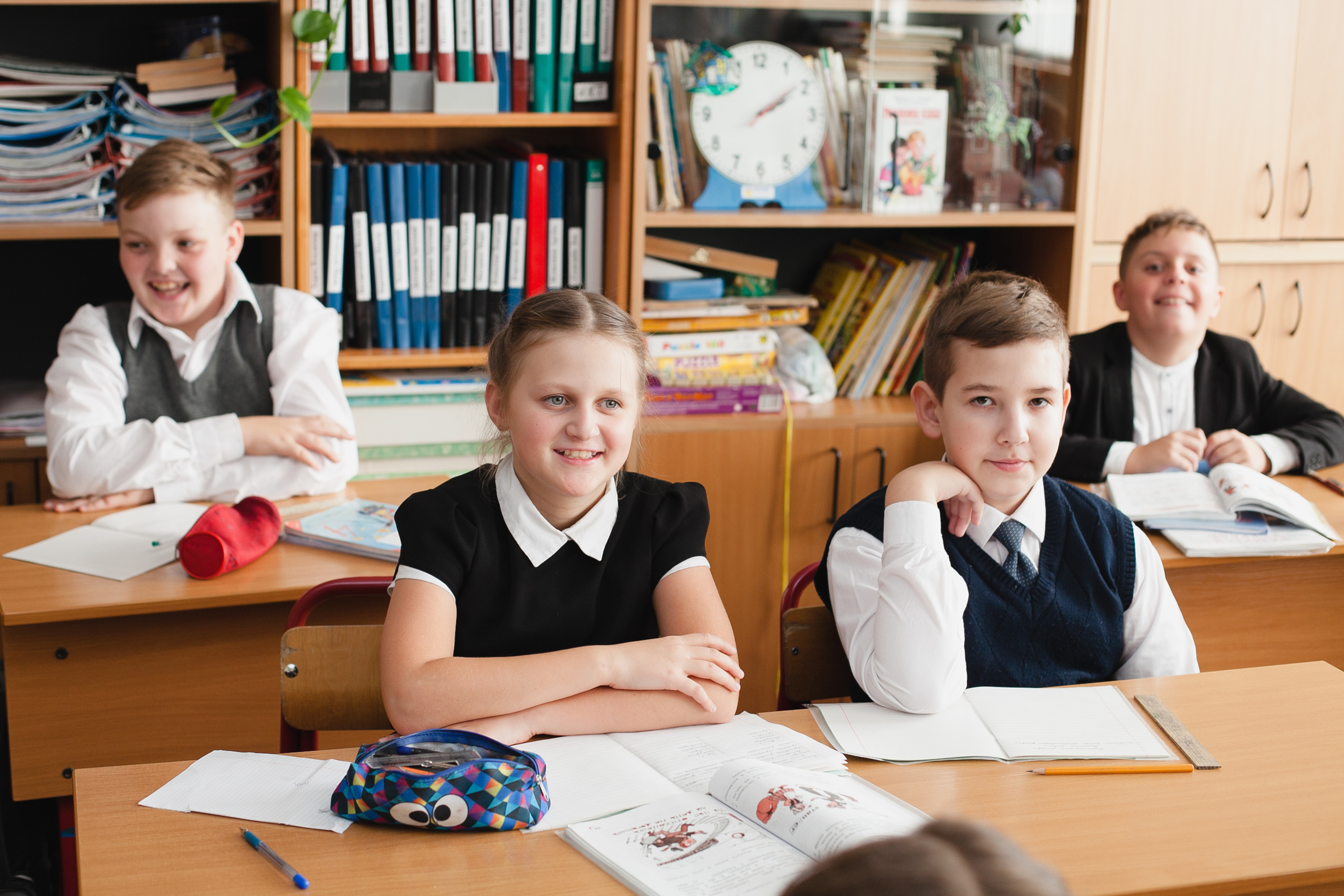 групповое фото, школьная фотография, выпускник, школьник, школа, выпускной класс, начальная школа, школьные друзья, осень, осенняя фотосессия,  1 сентября, уроки